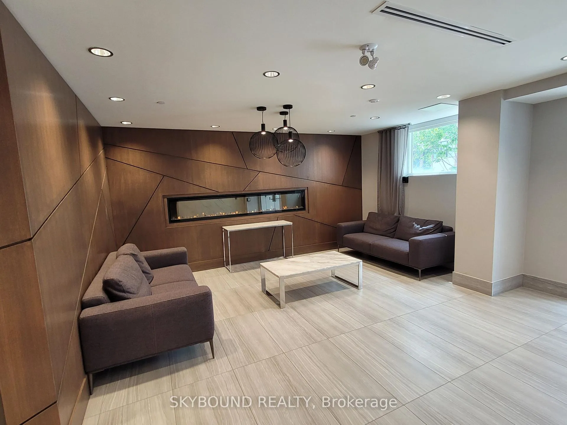 Photo 4 of Unit 301, 16 Markle Crescent, Hamilton, Ancaster — HOMEH