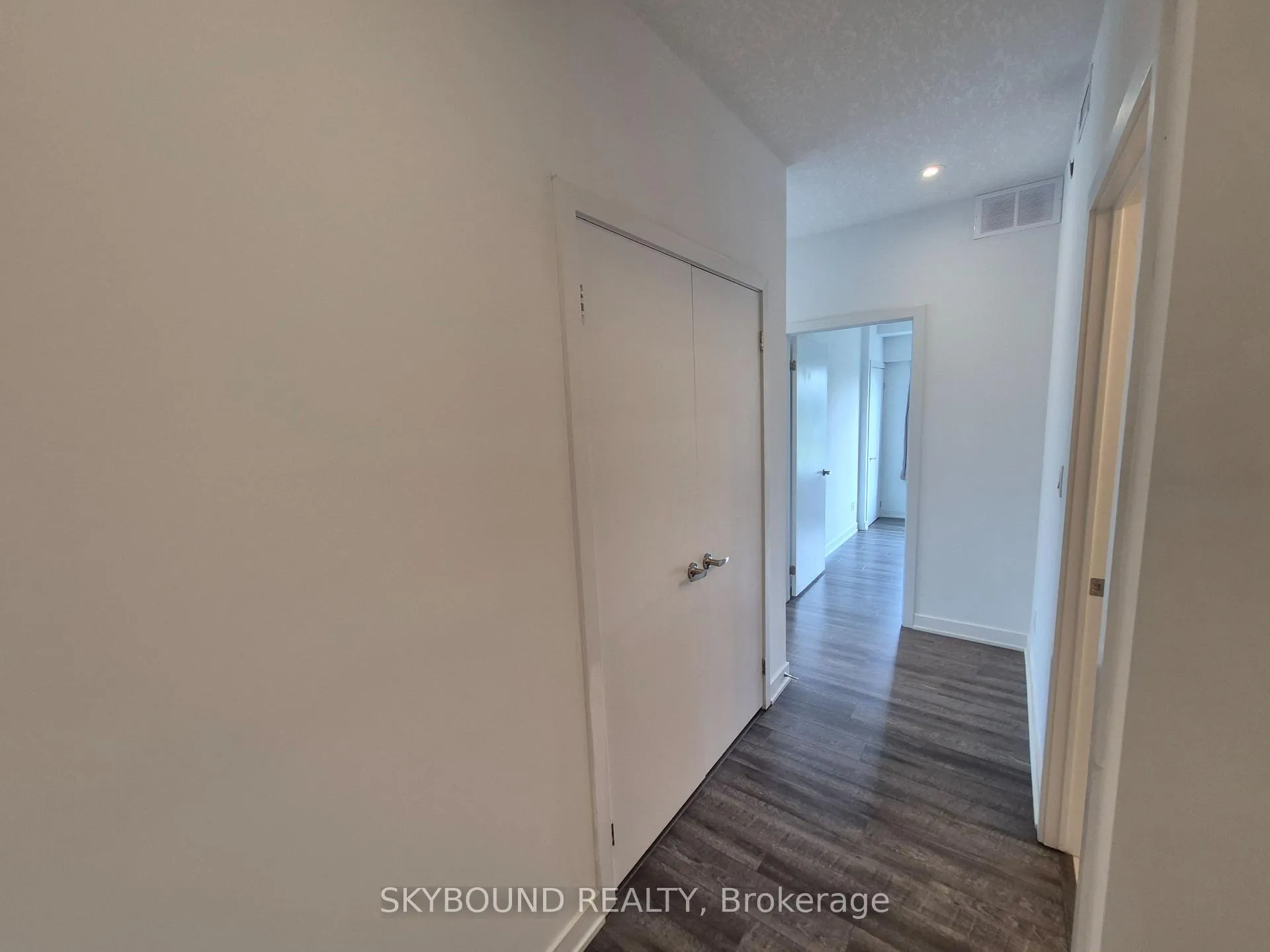 Photo 11 of Unit 301, 16 Markle Crescent, Hamilton, Ancaster — HOMEH