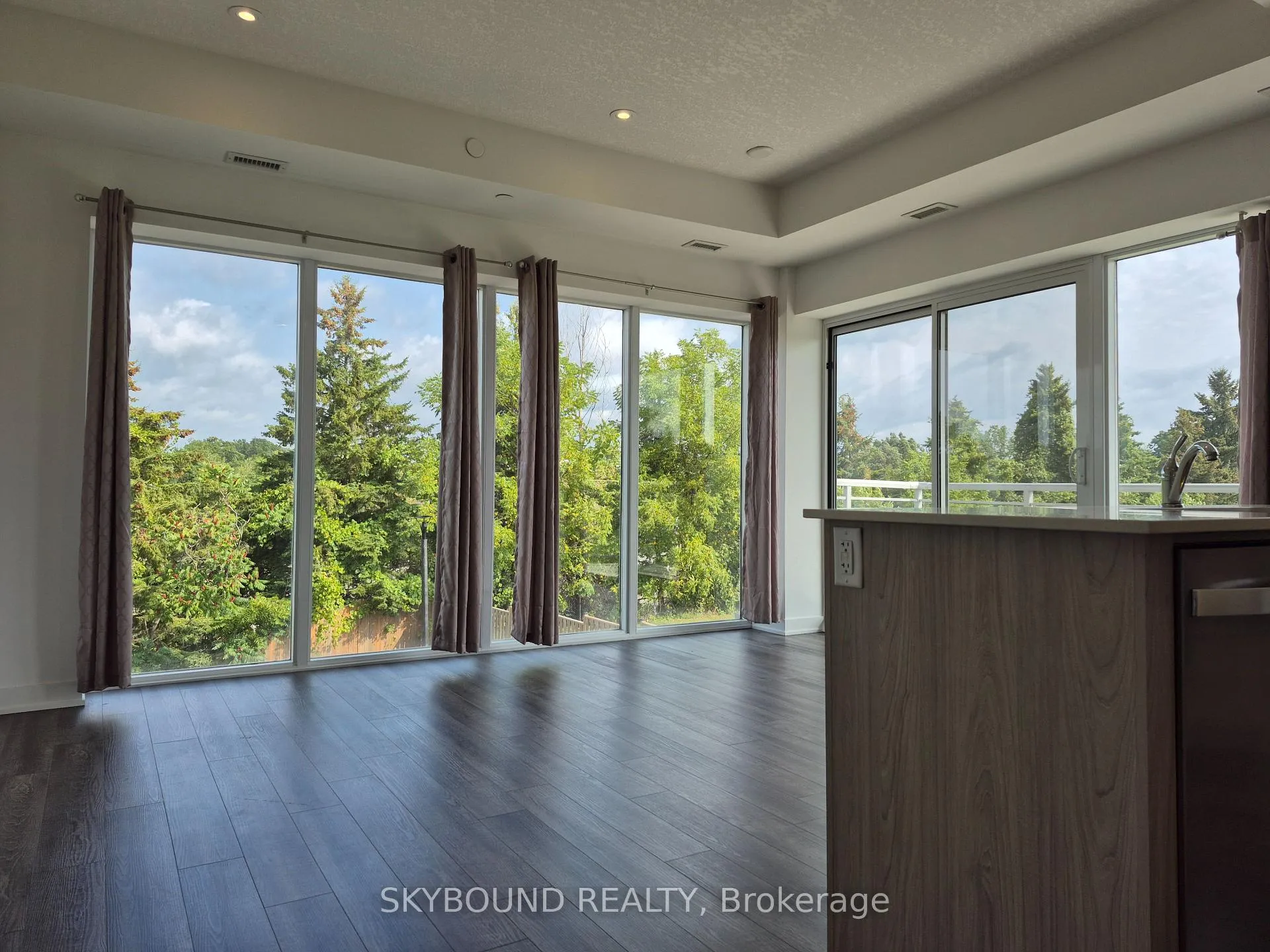 Photo 13 of Unit 301, 16 Markle Crescent, Hamilton, Ancaster — HOMEH