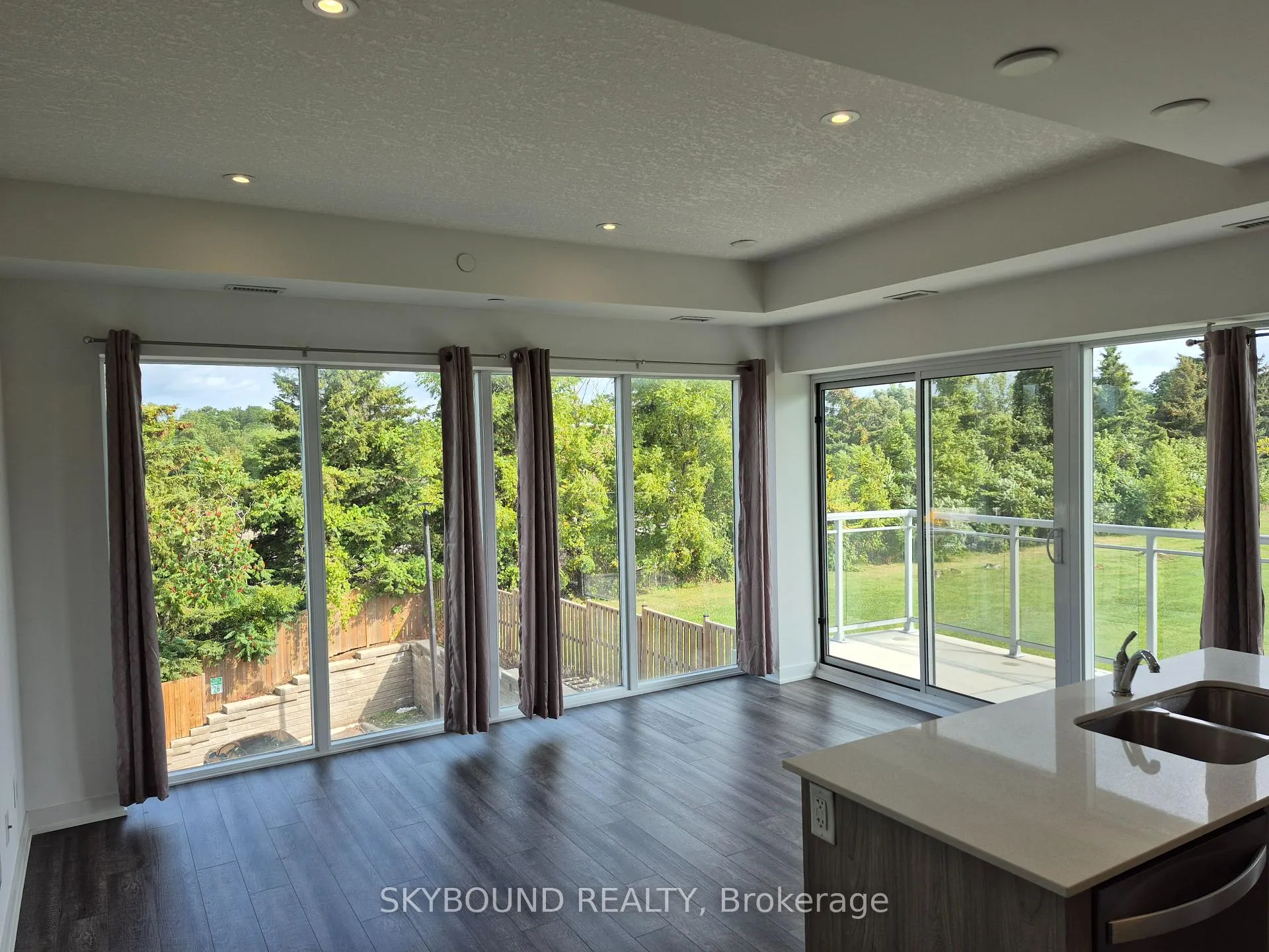 Photo 14 of Unit 301, 16 Markle Crescent, Hamilton, Ancaster — HOMEH