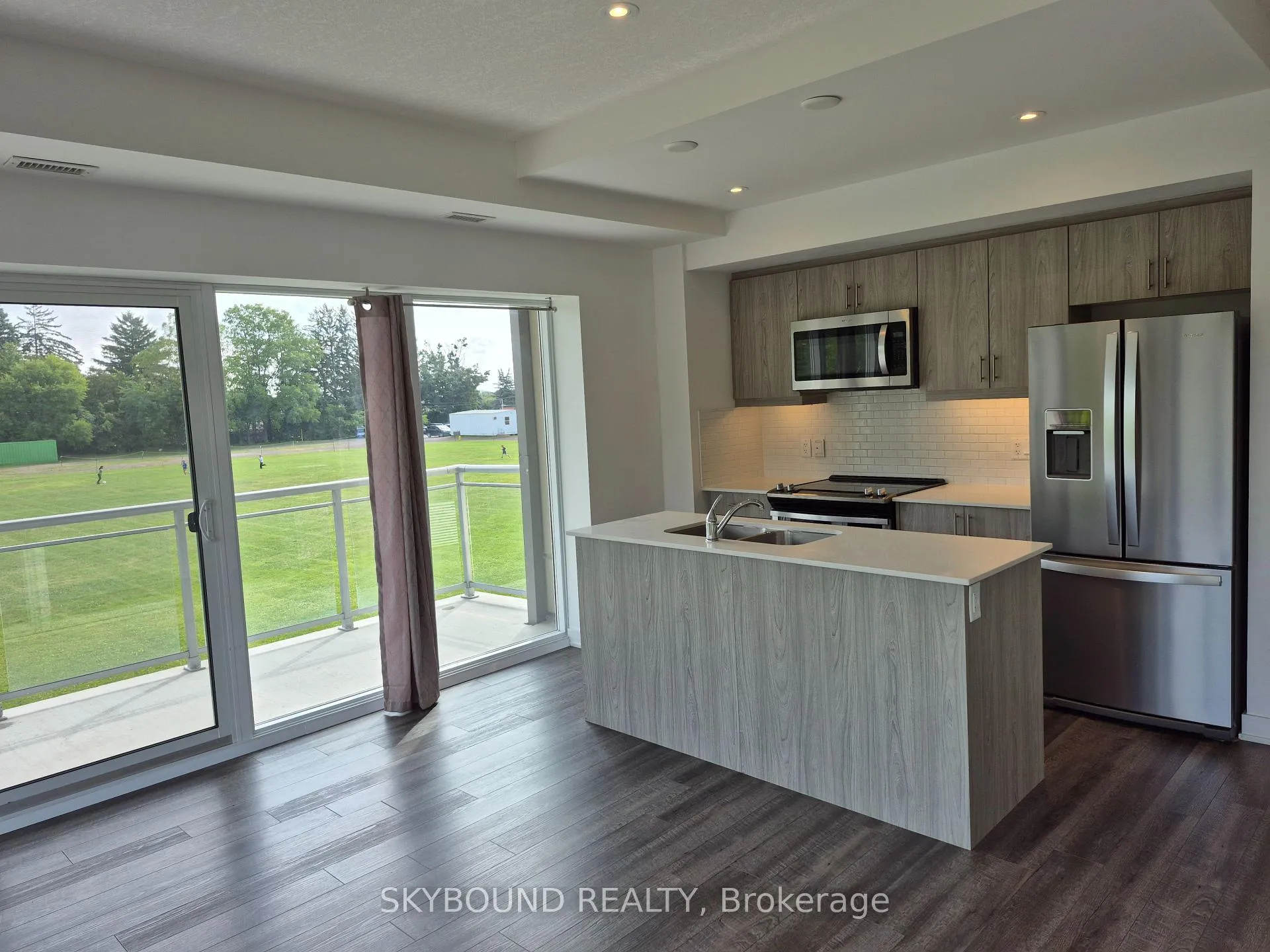 Photo 15 of Unit 301, 16 Markle Crescent, Hamilton, Ancaster — HOMEH
