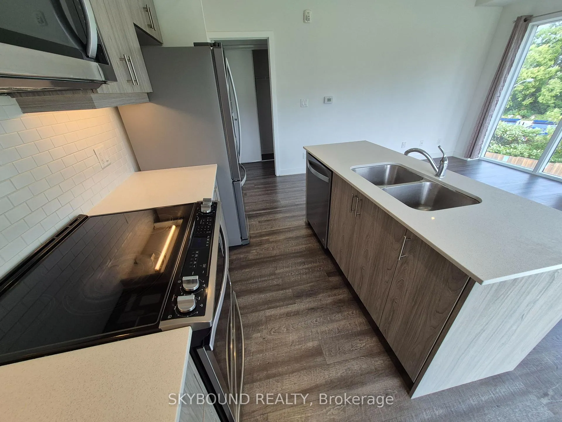 Photo 18 of Unit 301, 16 Markle Crescent, Hamilton, Ancaster — HOMEH