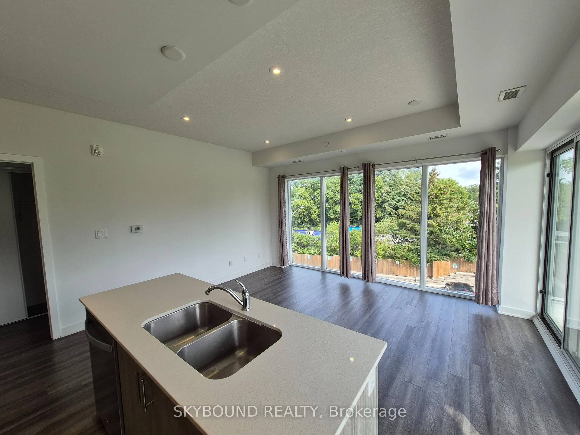 Photo 19 of Unit 301, 16 Markle Crescent, Hamilton, Ancaster — HOMEH