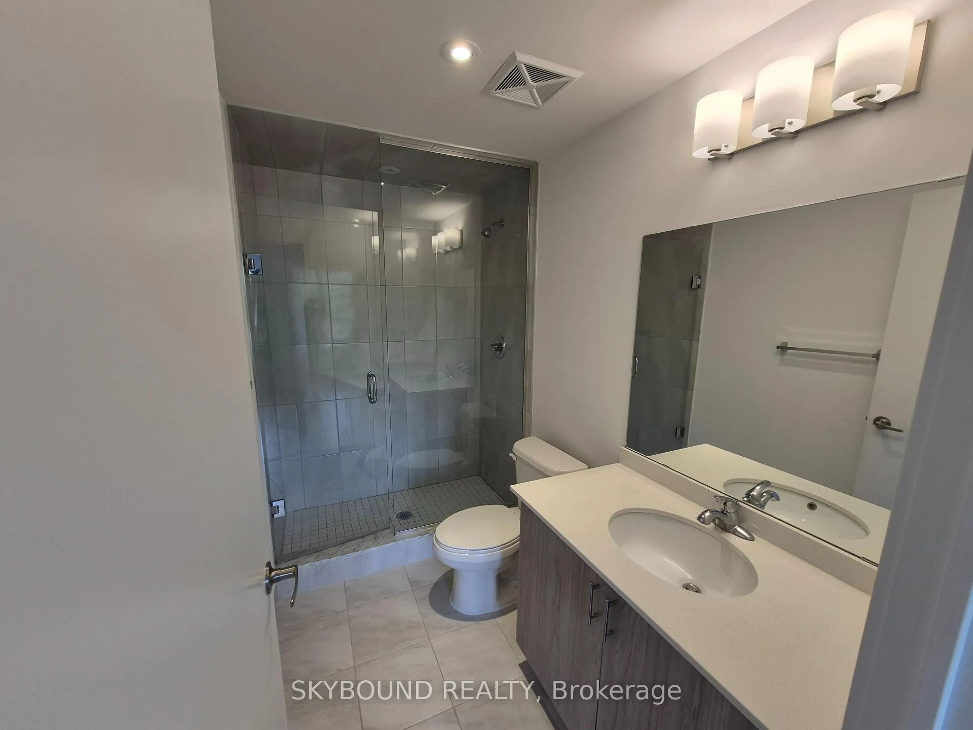 Photo 27 of Unit 301, 16 Markle Crescent, Hamilton, Ancaster — HOMEH