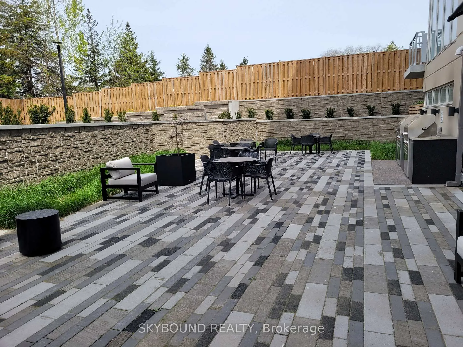Photo 40 of Unit 301, 16 Markle Crescent, Hamilton, Ancaster — HOMEH