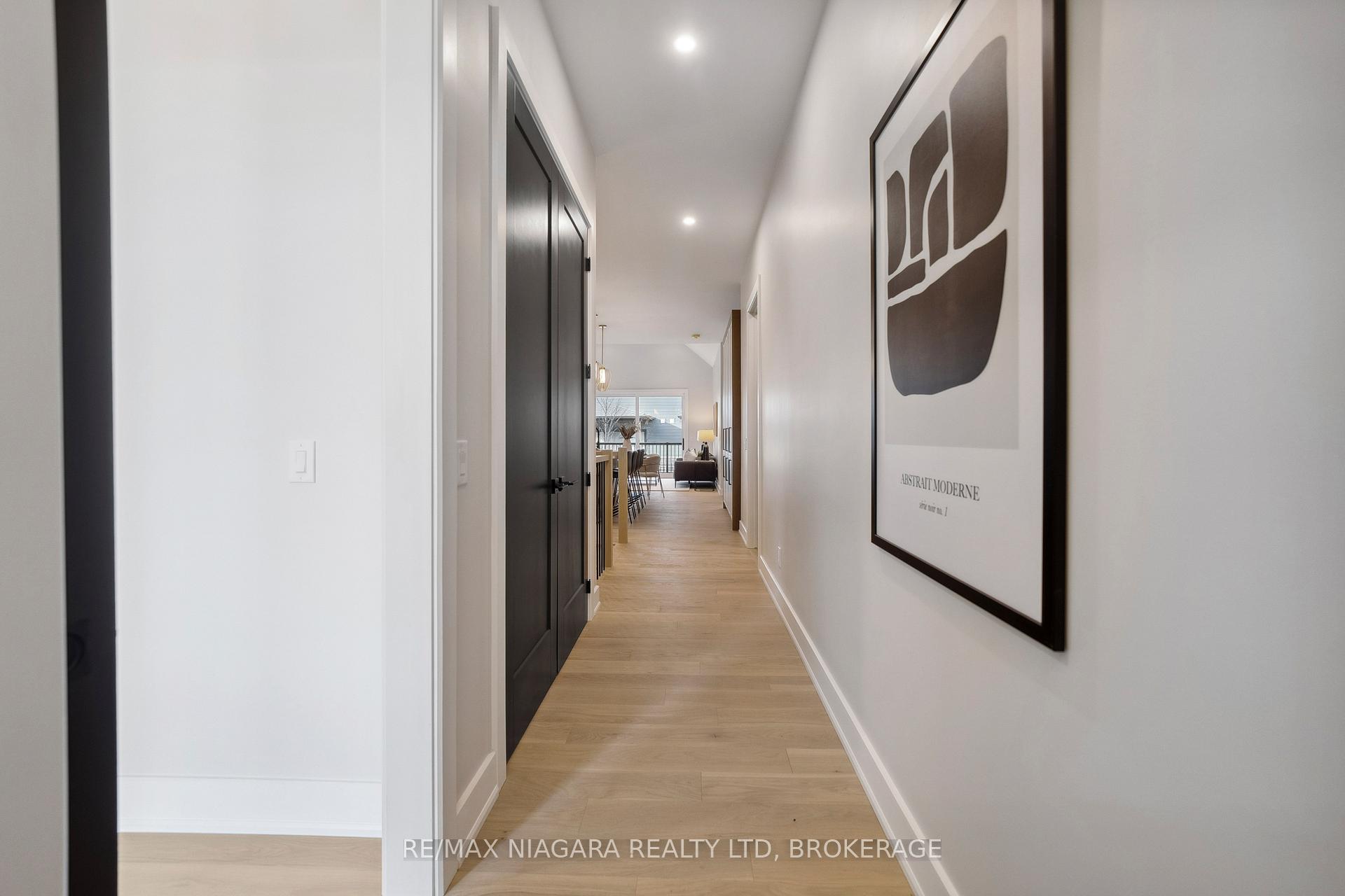 Photo 6 of Unit 10, 41 Ivy Crescent, Thorold, Confederation Heights — HOMEH