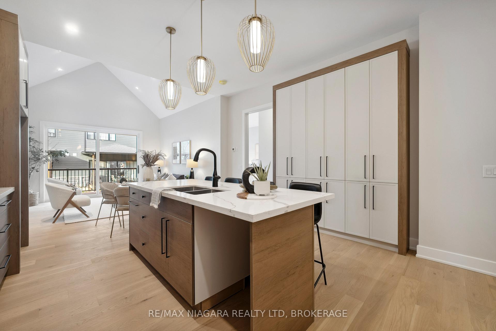 Photo 13 of Unit 10, 41 Ivy Crescent, Thorold, Confederation Heights — HOMEH