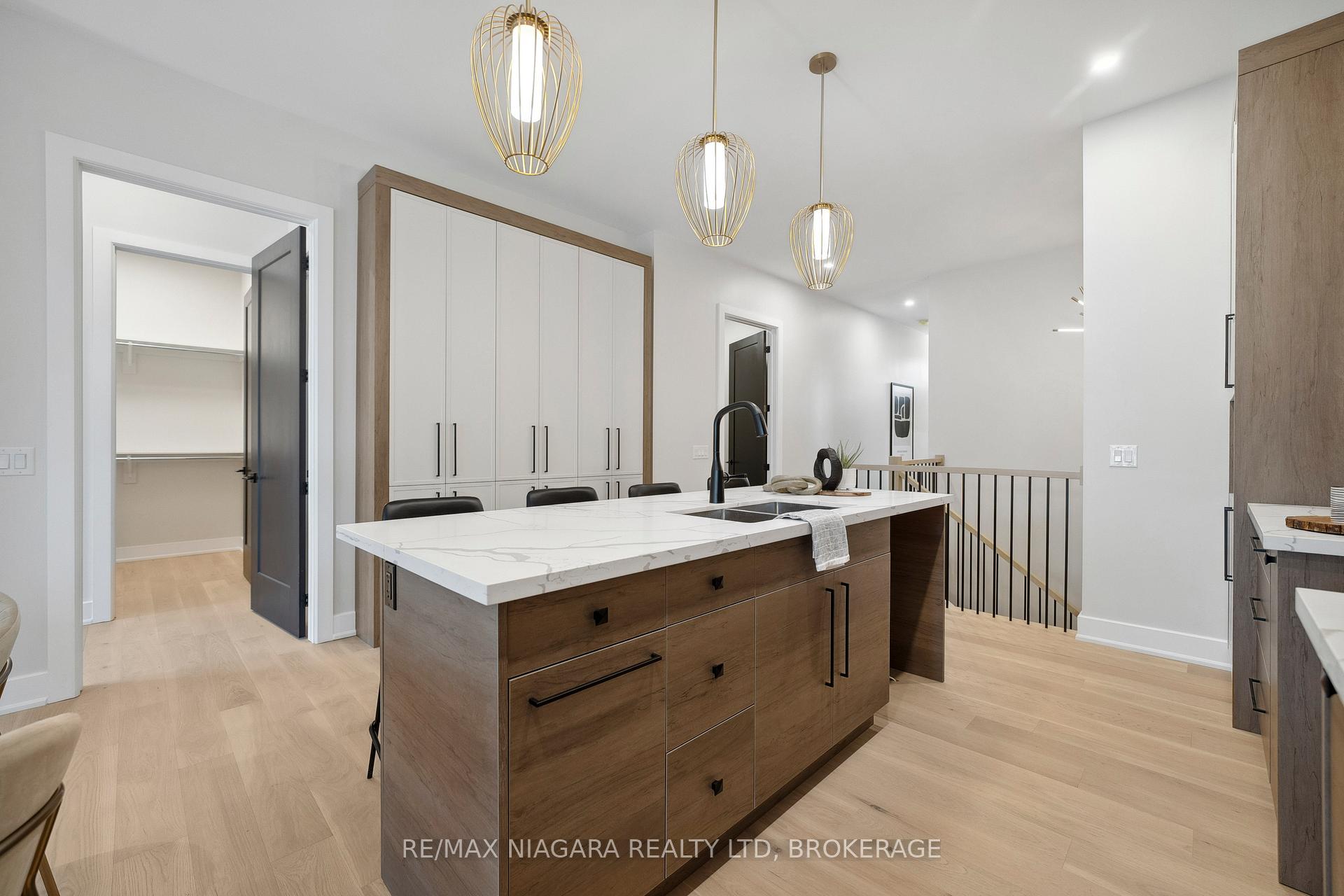 Photo 14 of Unit 10, 41 Ivy Crescent, Thorold, Confederation Heights — HOMEH