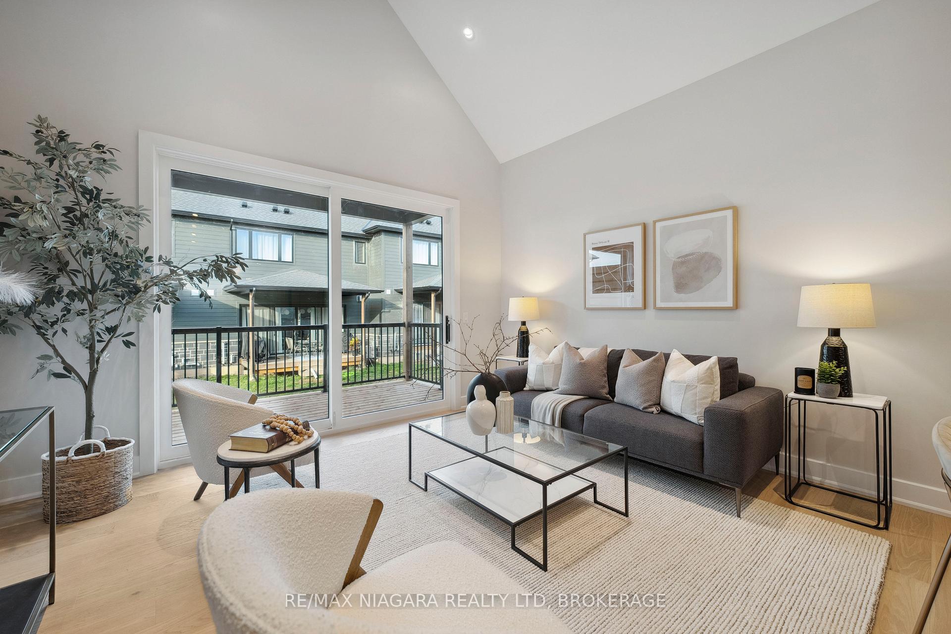 Photo 18 of Unit 10, 41 Ivy Crescent, Thorold, Confederation Heights — HOMEH