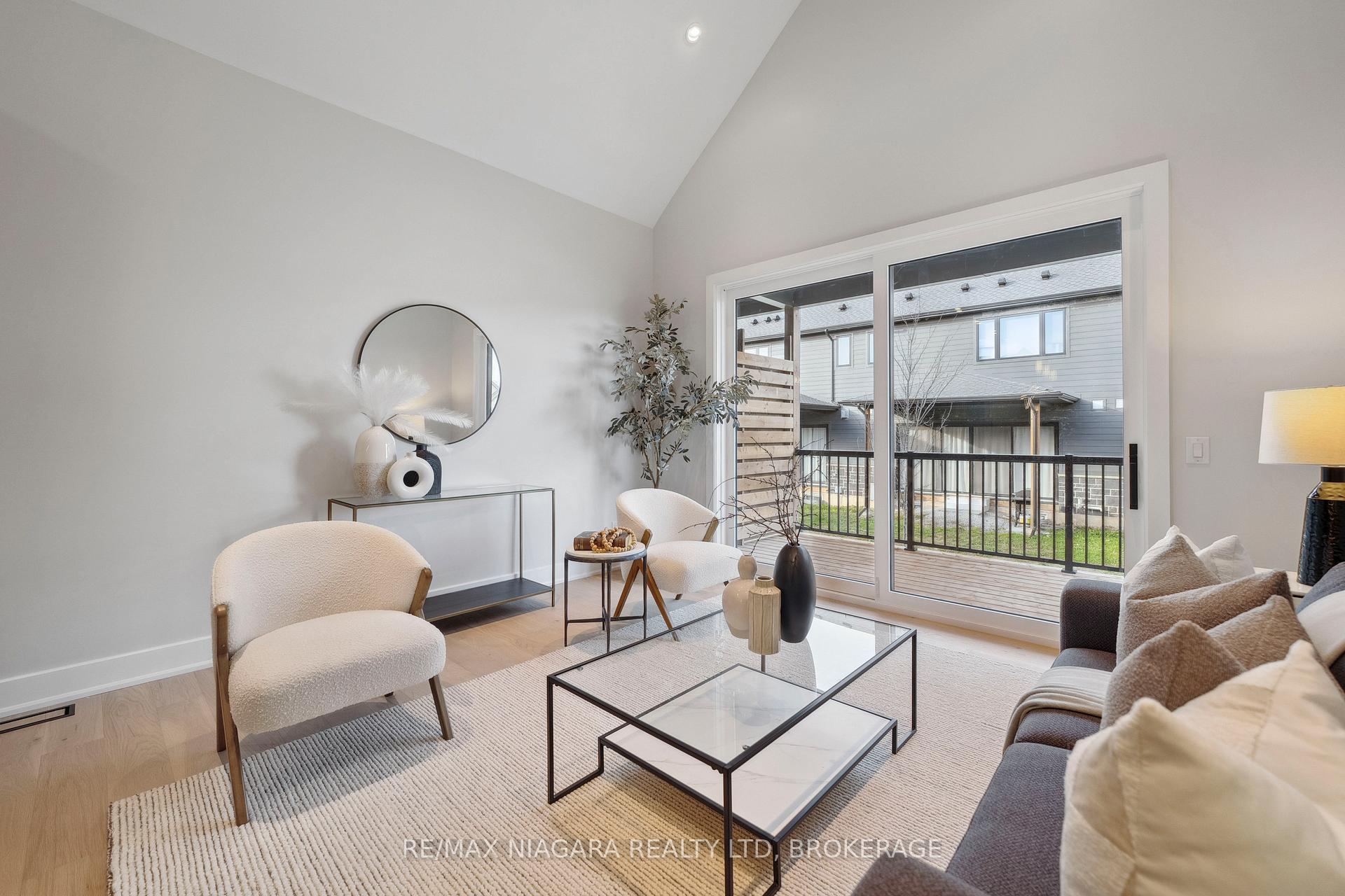 Photo 22 of Unit 10, 41 Ivy Crescent, Thorold, Confederation Heights — HOMEH