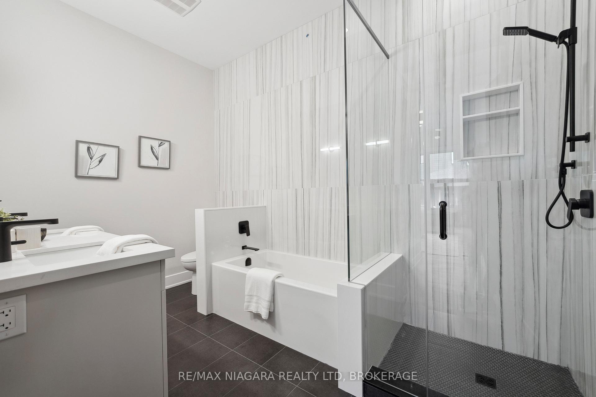 Photo 25 of Unit 10, 41 Ivy Crescent, Thorold, Confederation Heights — HOMEH