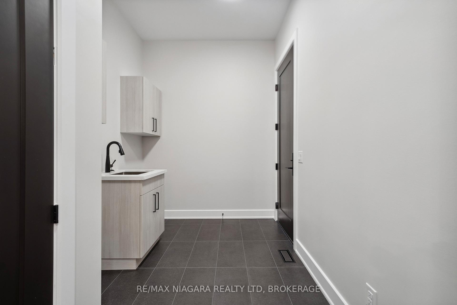 Photo 29 of Unit 10, 41 Ivy Crescent, Thorold, Confederation Heights — HOMEH