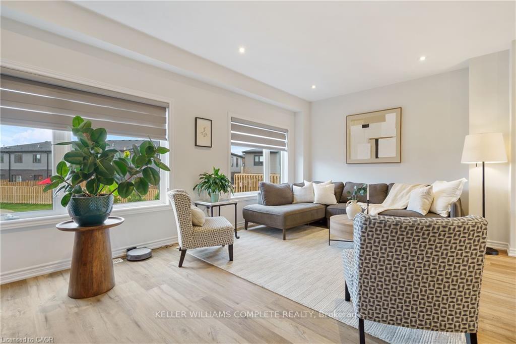 Photo 7 of 52 Cadwell Lane, Hamilton, Mountview — HOMEH