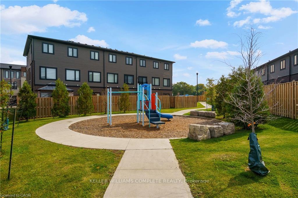 Photo 35 of 52 Cadwell Lane, Hamilton, Mountview — HOMEH