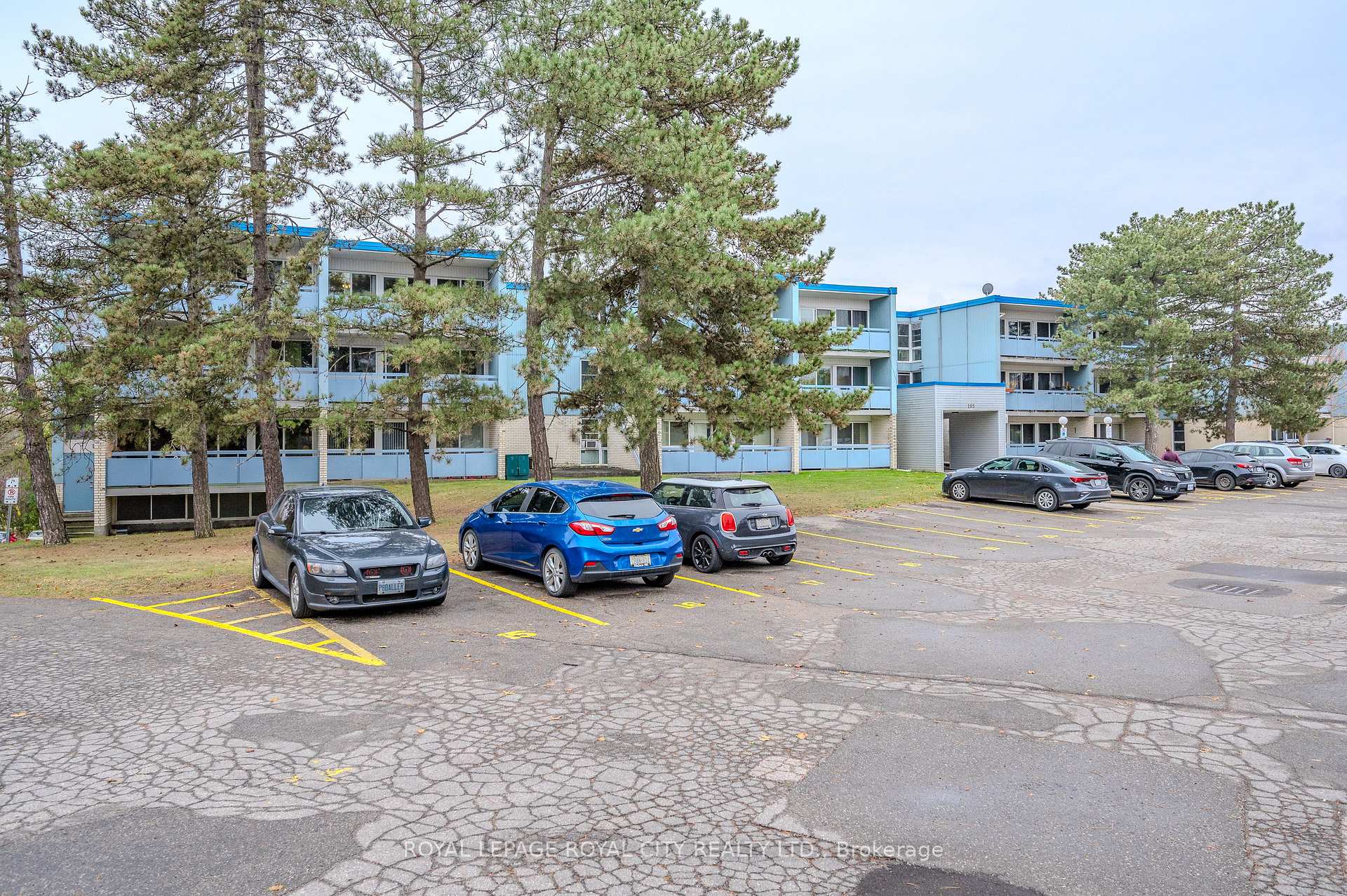 Front of Unit 312, 105 Conroy Crescent