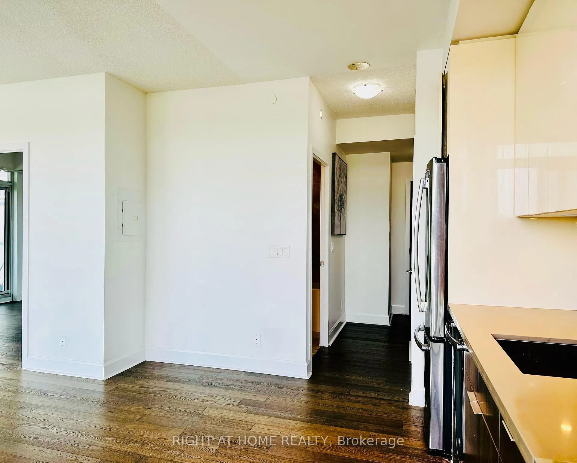 Photo 9 of Unit 504, 33 Shore Breeze Drive, Etobicoke, Mimico — HOMEH