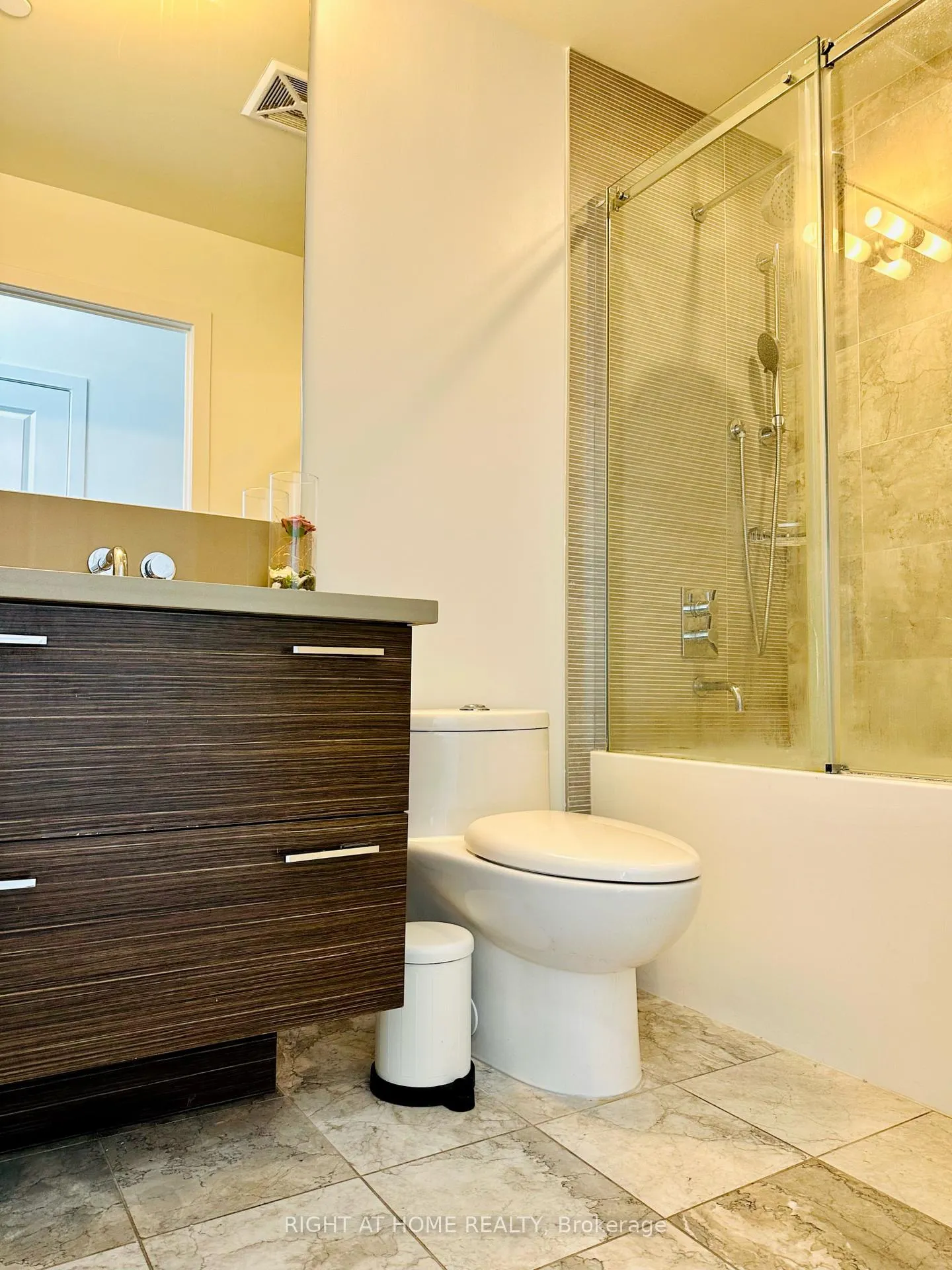 Photo 11 of Unit 504, 33 Shore Breeze Drive, Etobicoke, Mimico — HOMEH