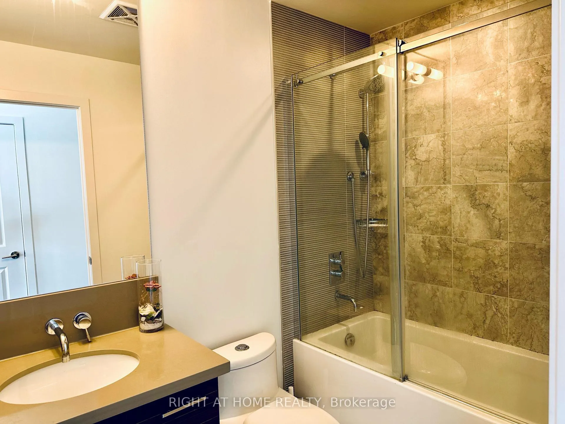 Photo 12 of Unit 504, 33 Shore Breeze Drive, Etobicoke, Mimico — HOMEH