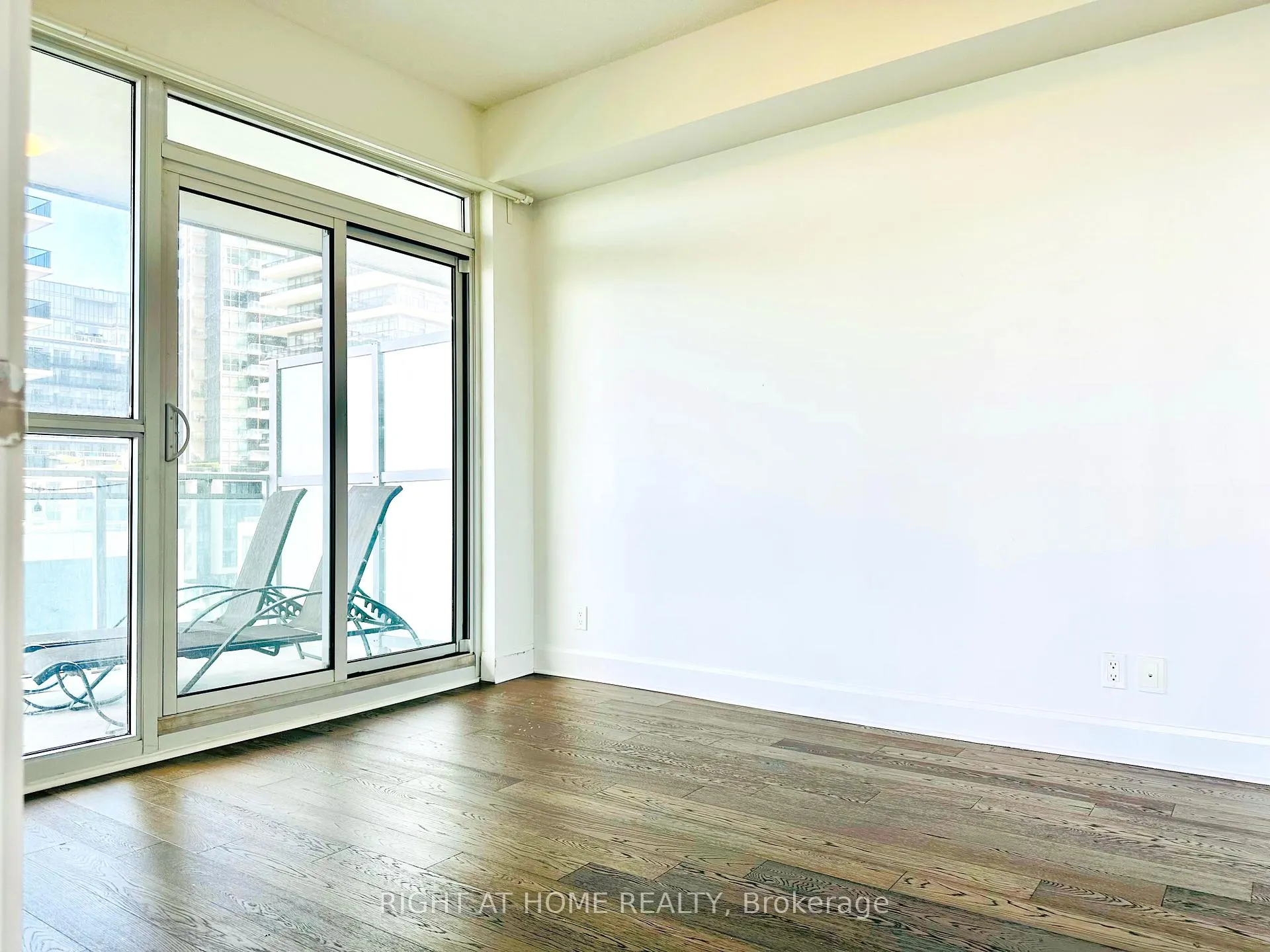 Photo 13 of Unit 504, 33 Shore Breeze Drive, Etobicoke, Mimico — HOMEH