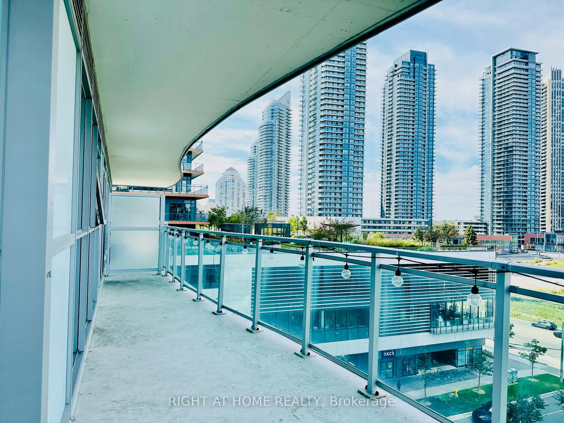 Photo 17 of Unit 504, 33 Shore Breeze Drive, Etobicoke, Mimico — HOMEH