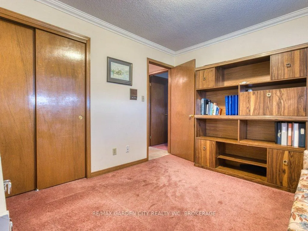 Photo 17 of 21 Bascary Crescent, St. Catharines, Rykert/Vansickle — HOMEH