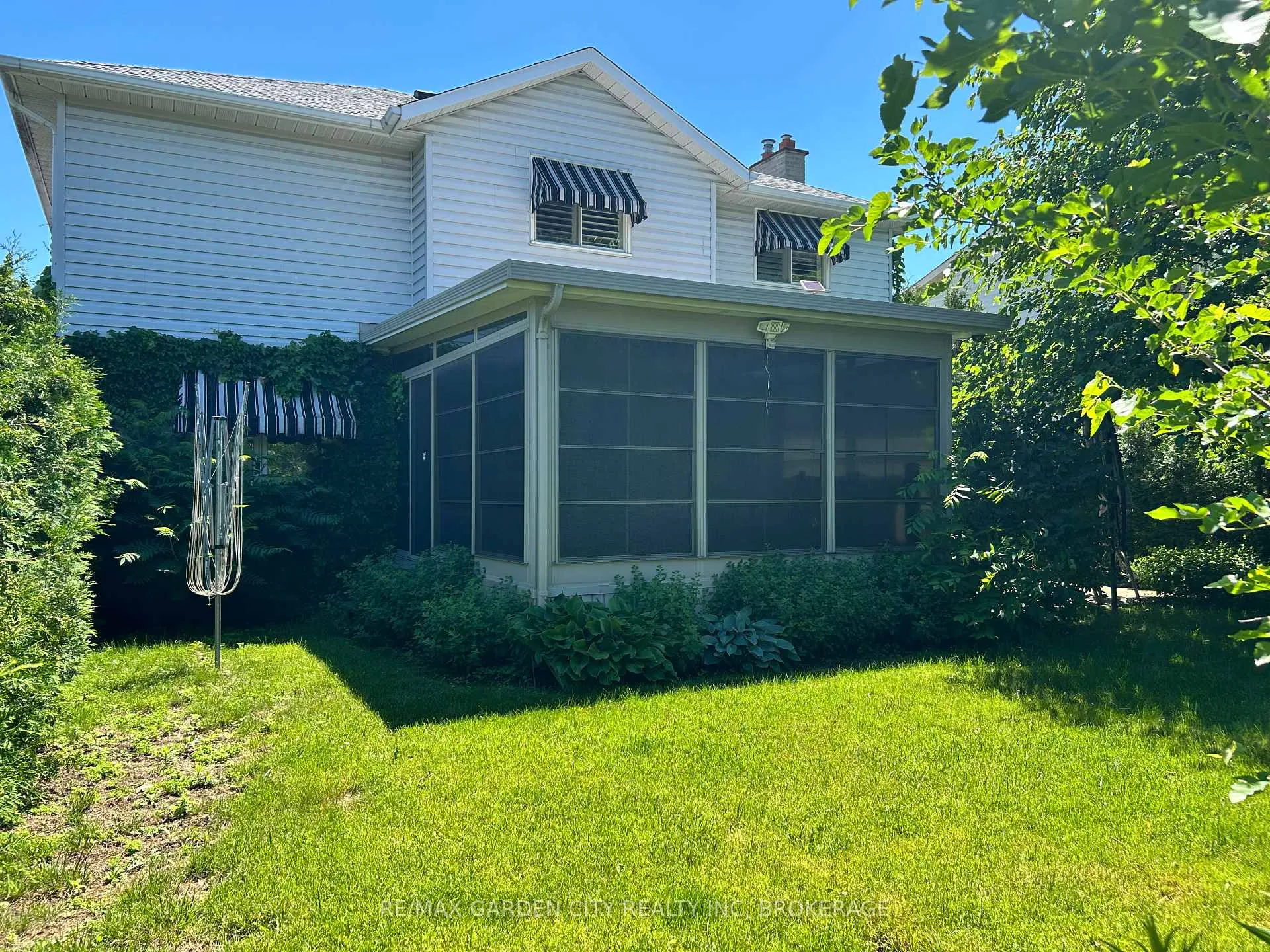 Photo 29 of 21 Bascary Crescent, St. Catharines, Rykert/Vansickle — HOMEH
