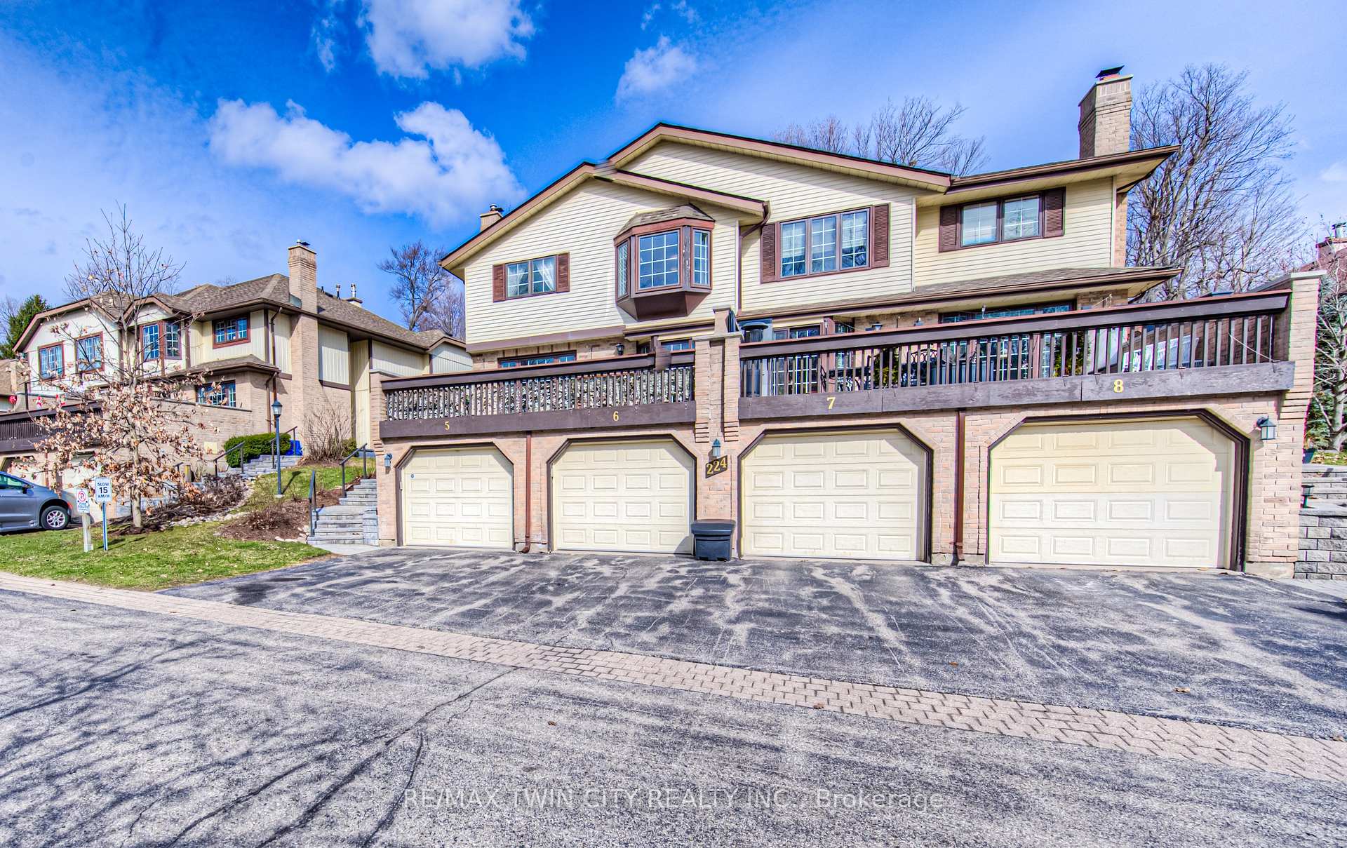 Photo 2 of Unit 5, 224 Kingswood Drive, Kitchener — HOMEH