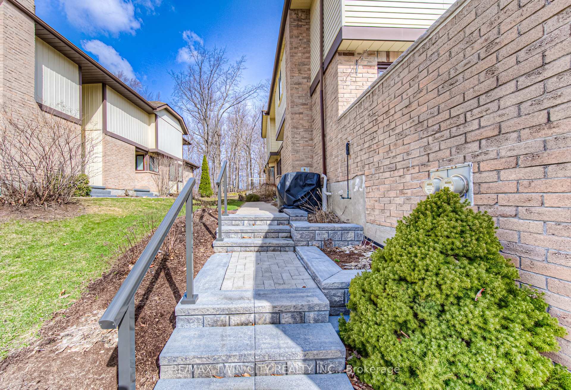 Photo 7 of Unit 5, 224 Kingswood Drive, Kitchener — HOMEH