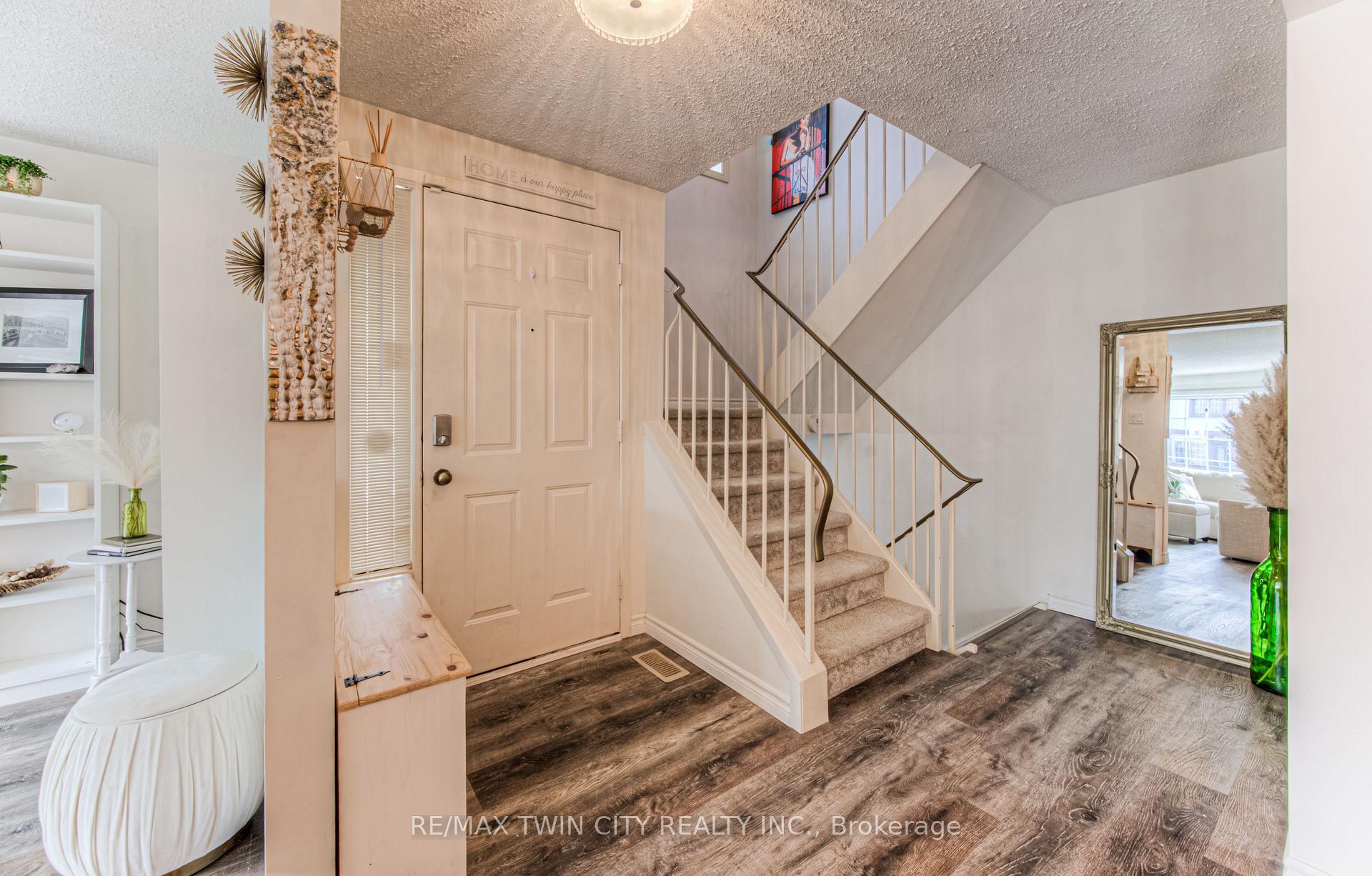 Photo 8 of Unit 5, 224 Kingswood Drive, Kitchener — HOMEH