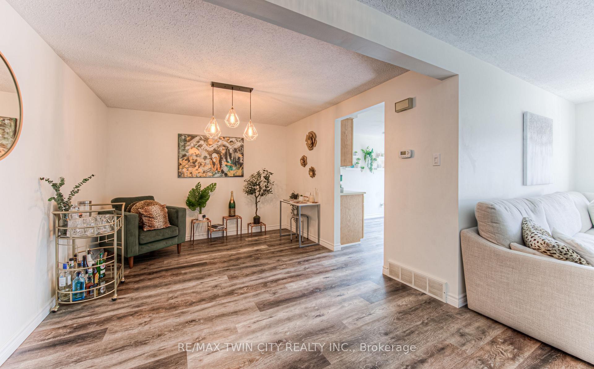 Photo 9 of Unit 5, 224 Kingswood Drive, Kitchener — HOMEH