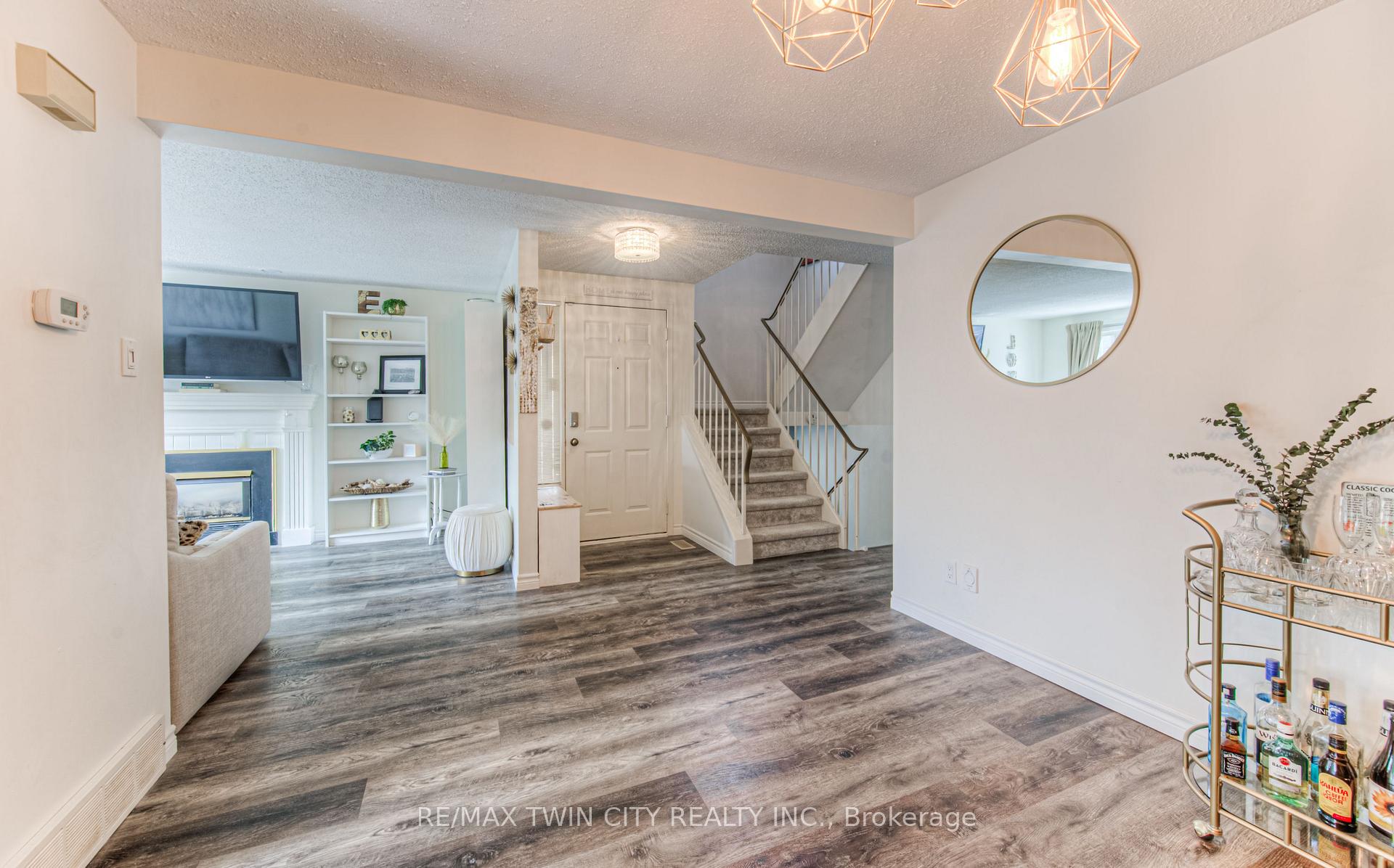 Photo 10 of Unit 5, 224 Kingswood Drive, Kitchener — HOMEH
