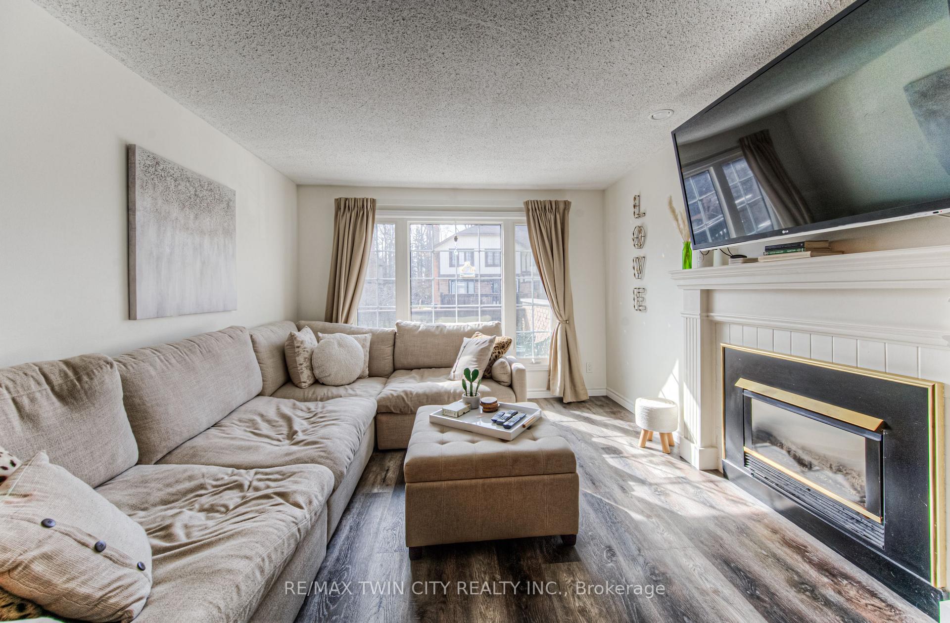 Photo 14 of Unit 5, 224 Kingswood Drive, Kitchener — HOMEH