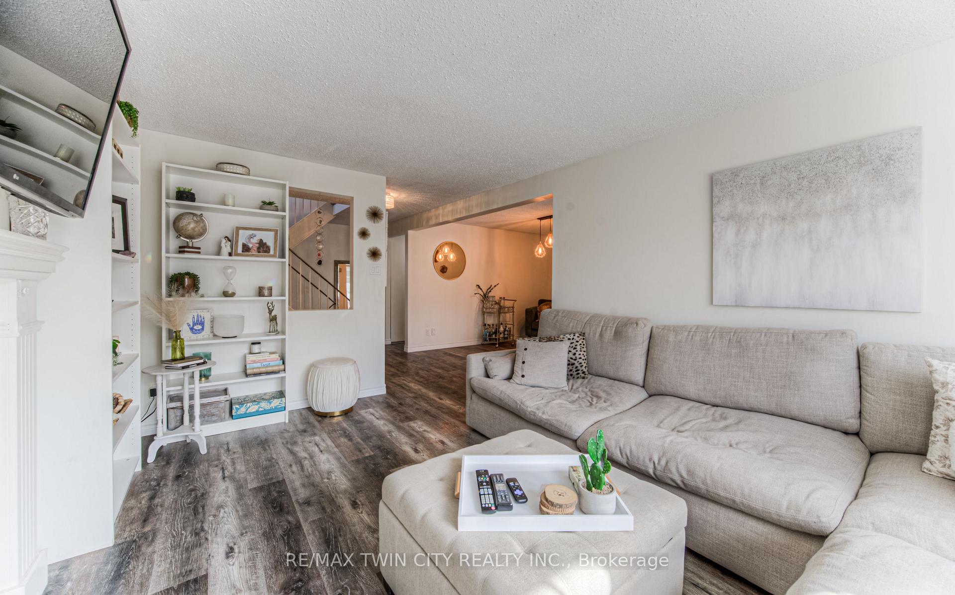 Photo 15 of Unit 5, 224 Kingswood Drive, Kitchener — HOMEH