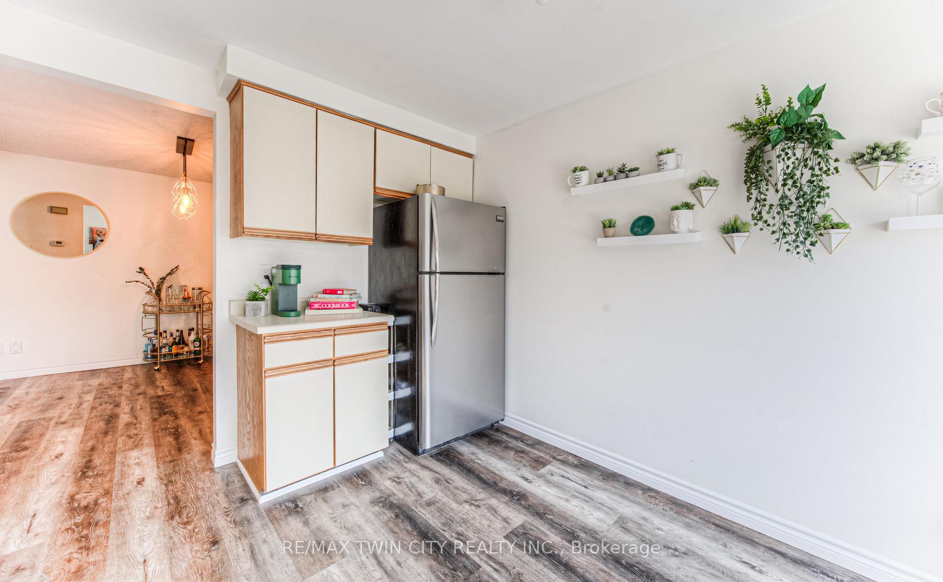 Photo 20 of Unit 5, 224 Kingswood Drive, Kitchener — HOMEH