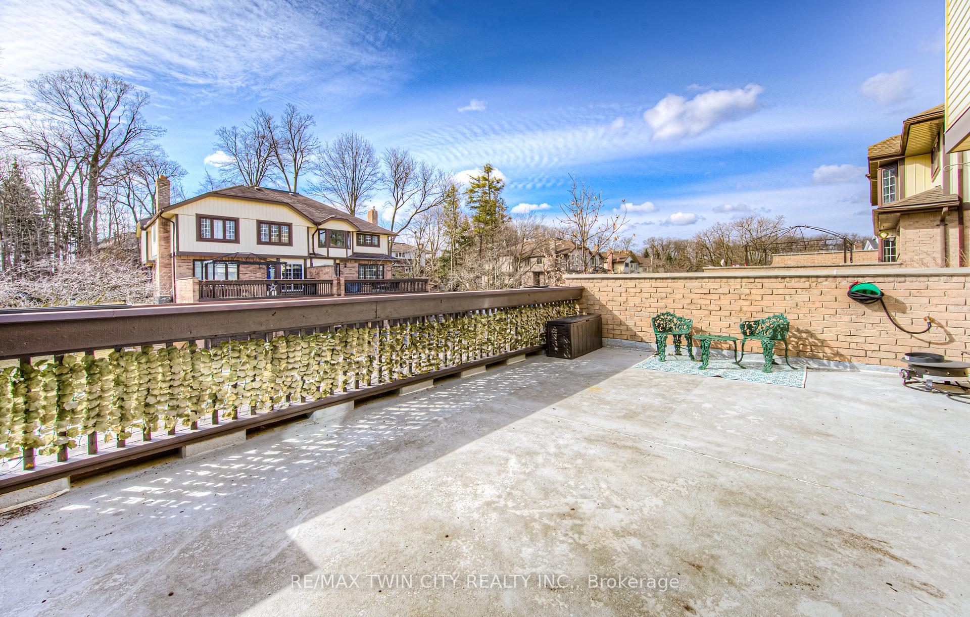 Photo 23 of Unit 5, 224 Kingswood Drive, Kitchener — HOMEH