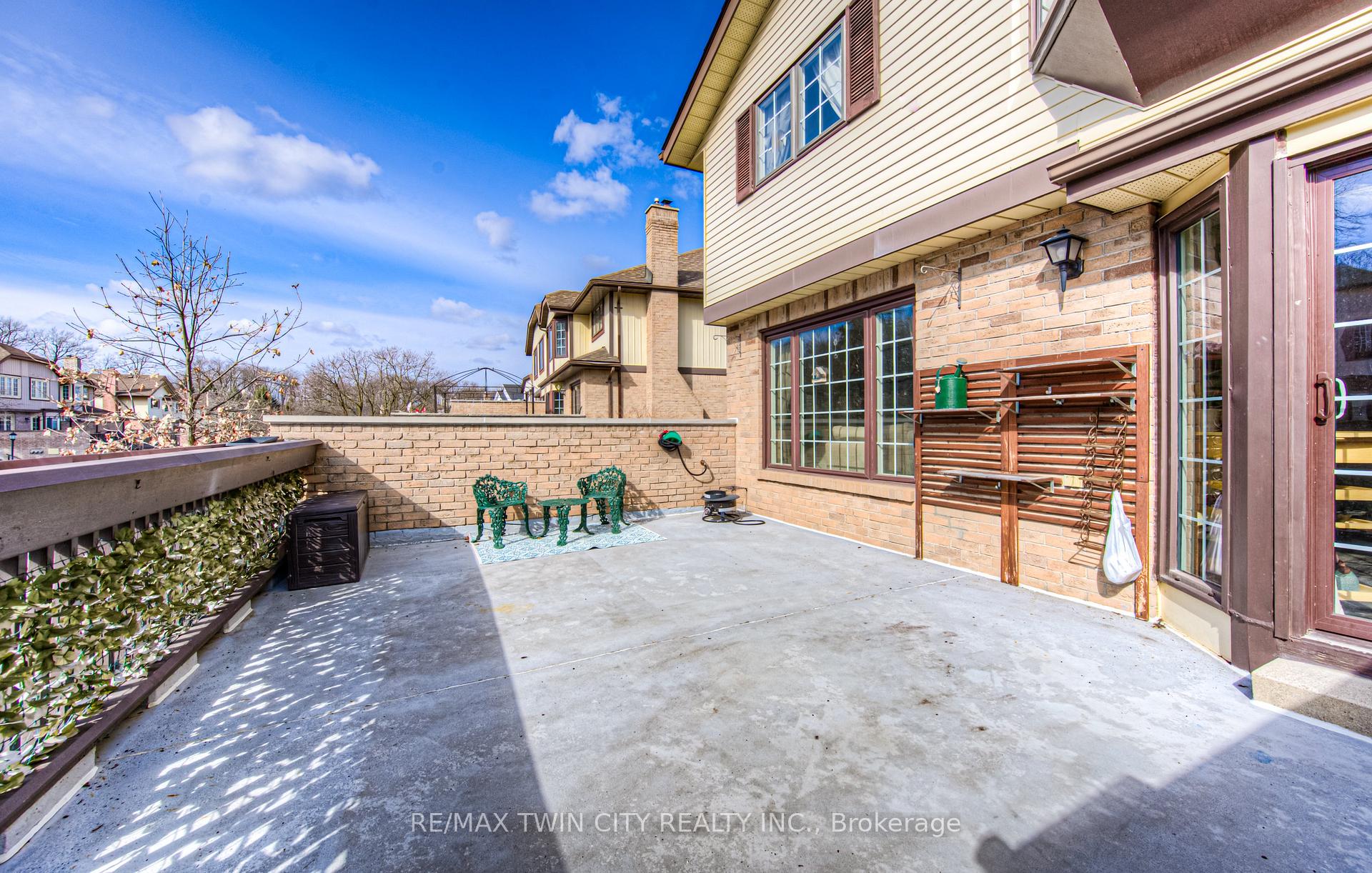 Photo 24 of Unit 5, 224 Kingswood Drive, Kitchener — HOMEH