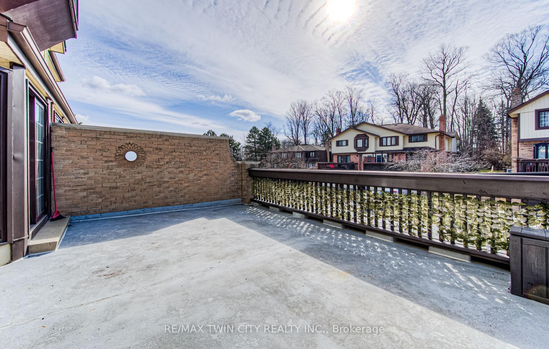 Photo 25 of Unit 5, 224 Kingswood Drive, Kitchener — HOMEH