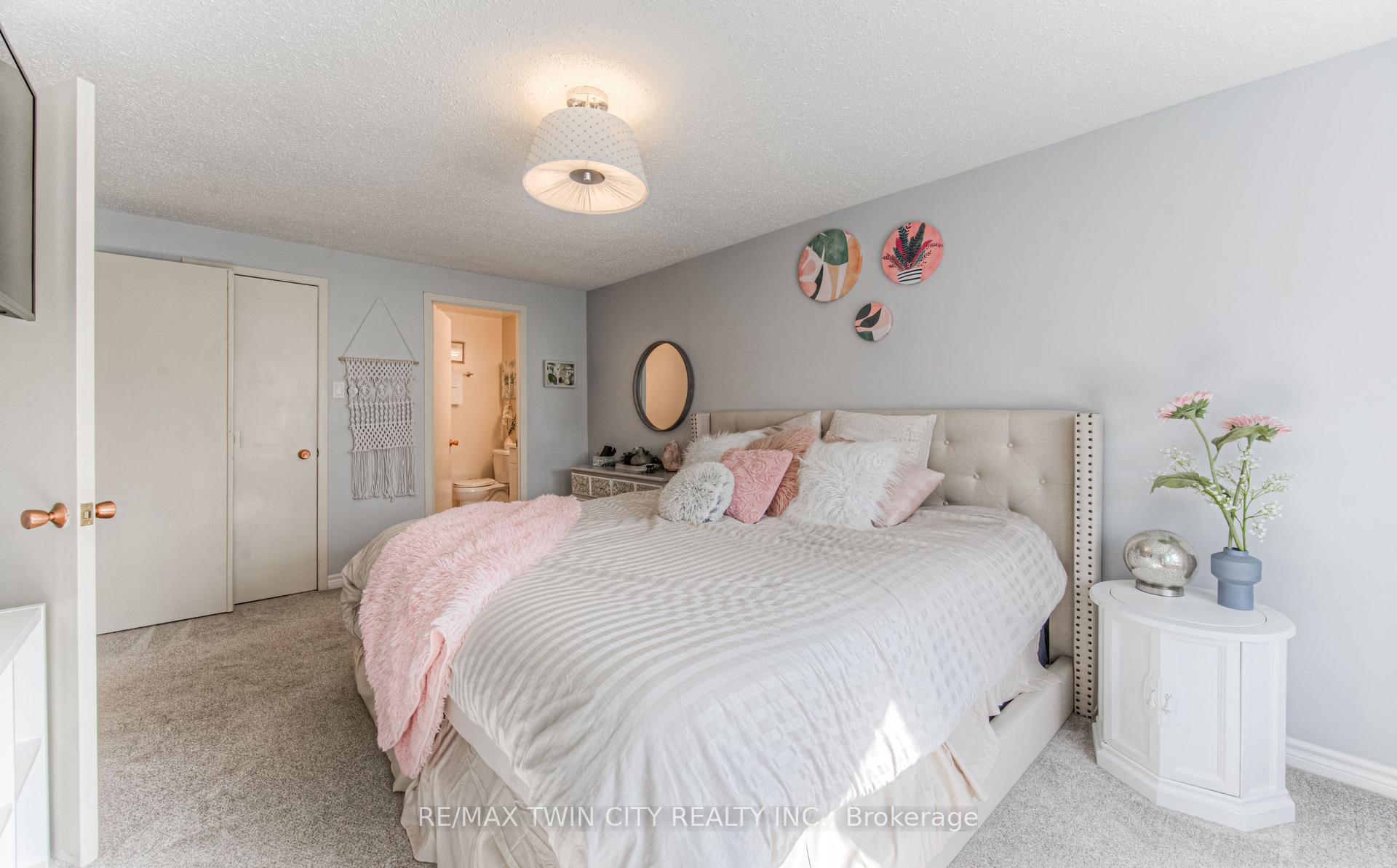 Photo 27 of Unit 5, 224 Kingswood Drive, Kitchener — HOMEH