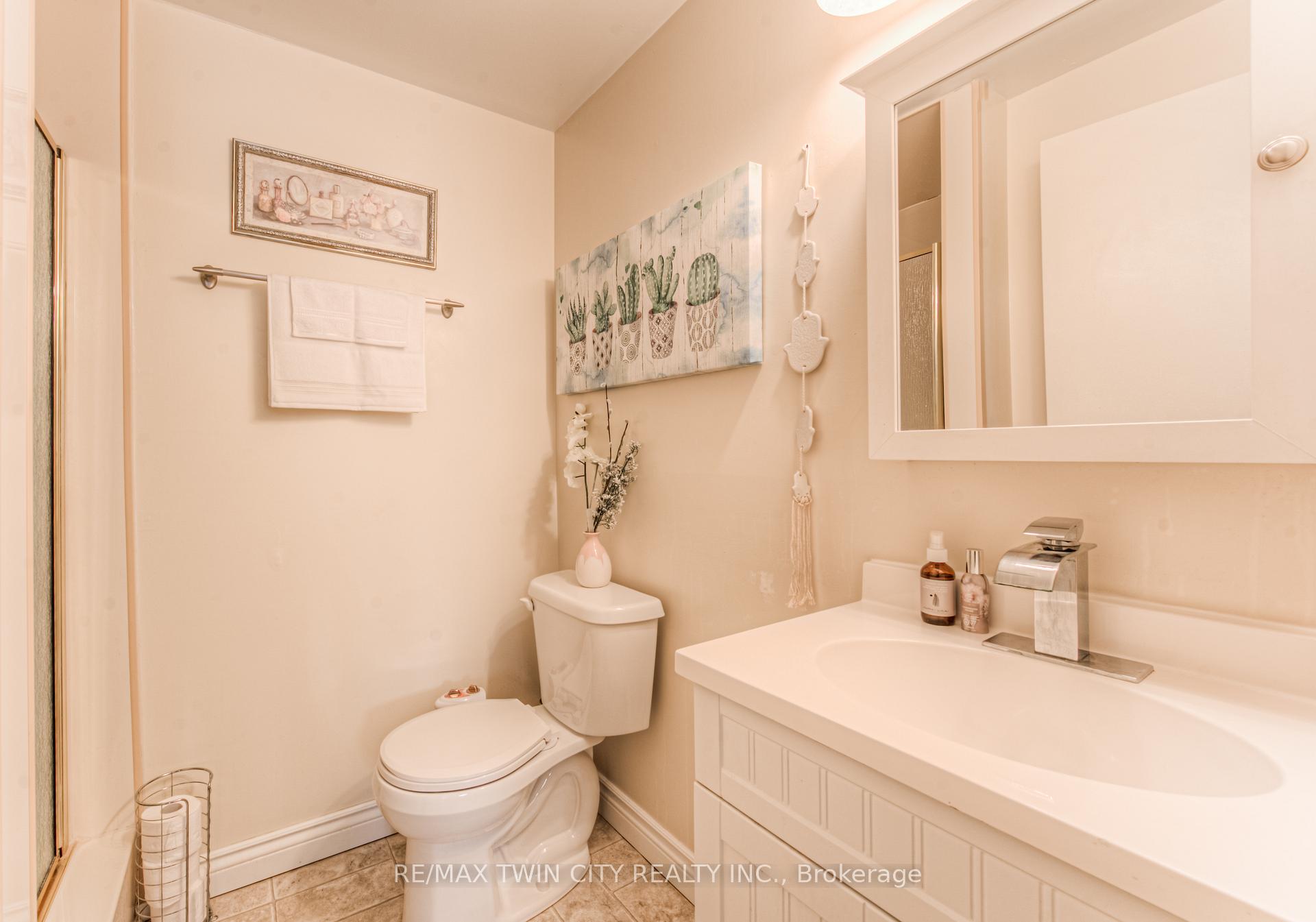 Photo 29 of Unit 5, 224 Kingswood Drive, Kitchener — HOMEH