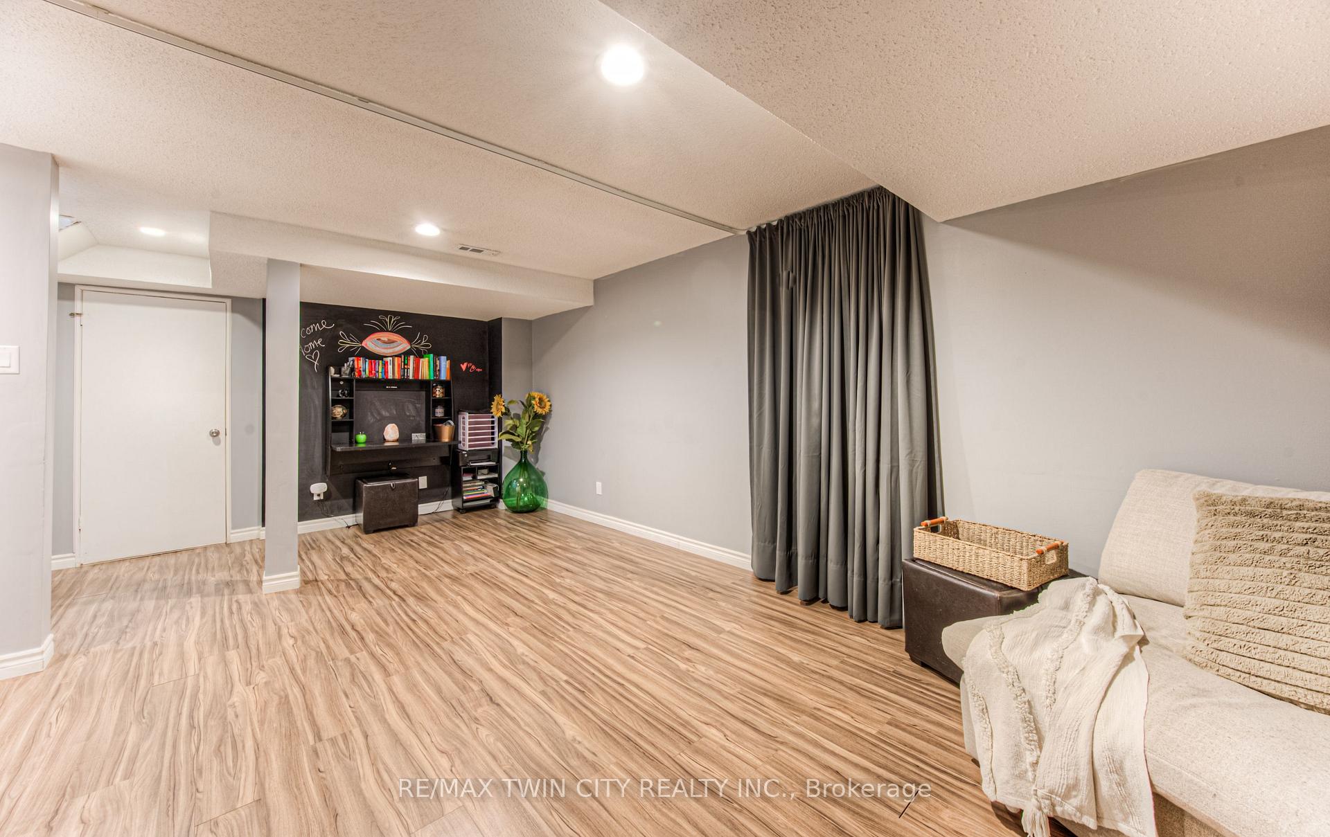 Photo 40 of Unit 5, 224 Kingswood Drive, Kitchener — HOMEH