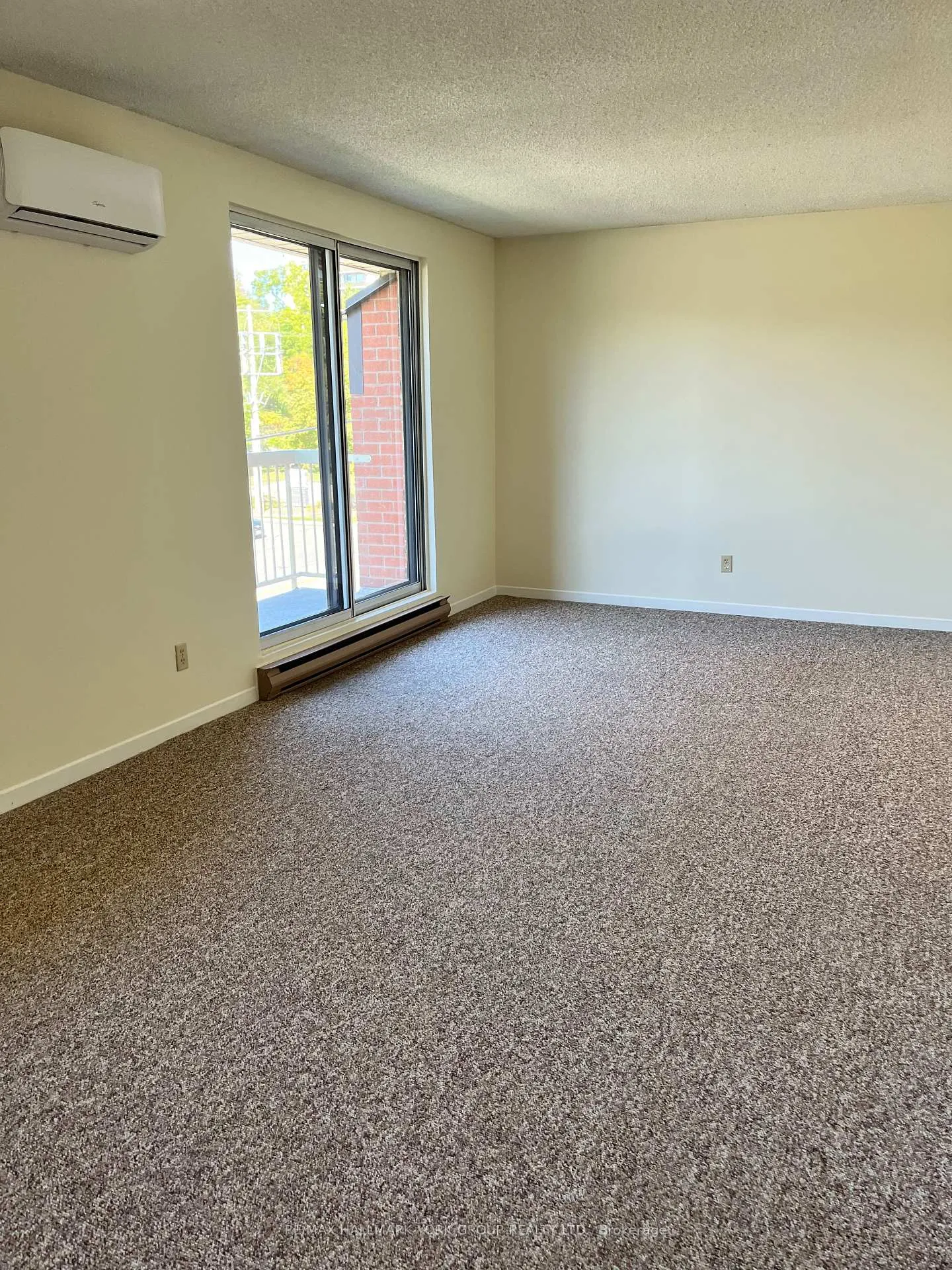 Photo 2 of Unit N11, 131 Edgehill Drive, Barrie, Letitia Heights — HOMEH