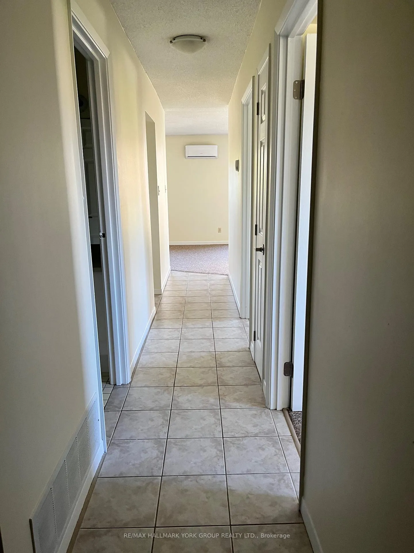 Photo 6 of Unit N11, 131 Edgehill Drive, Barrie, Letitia Heights — HOMEH