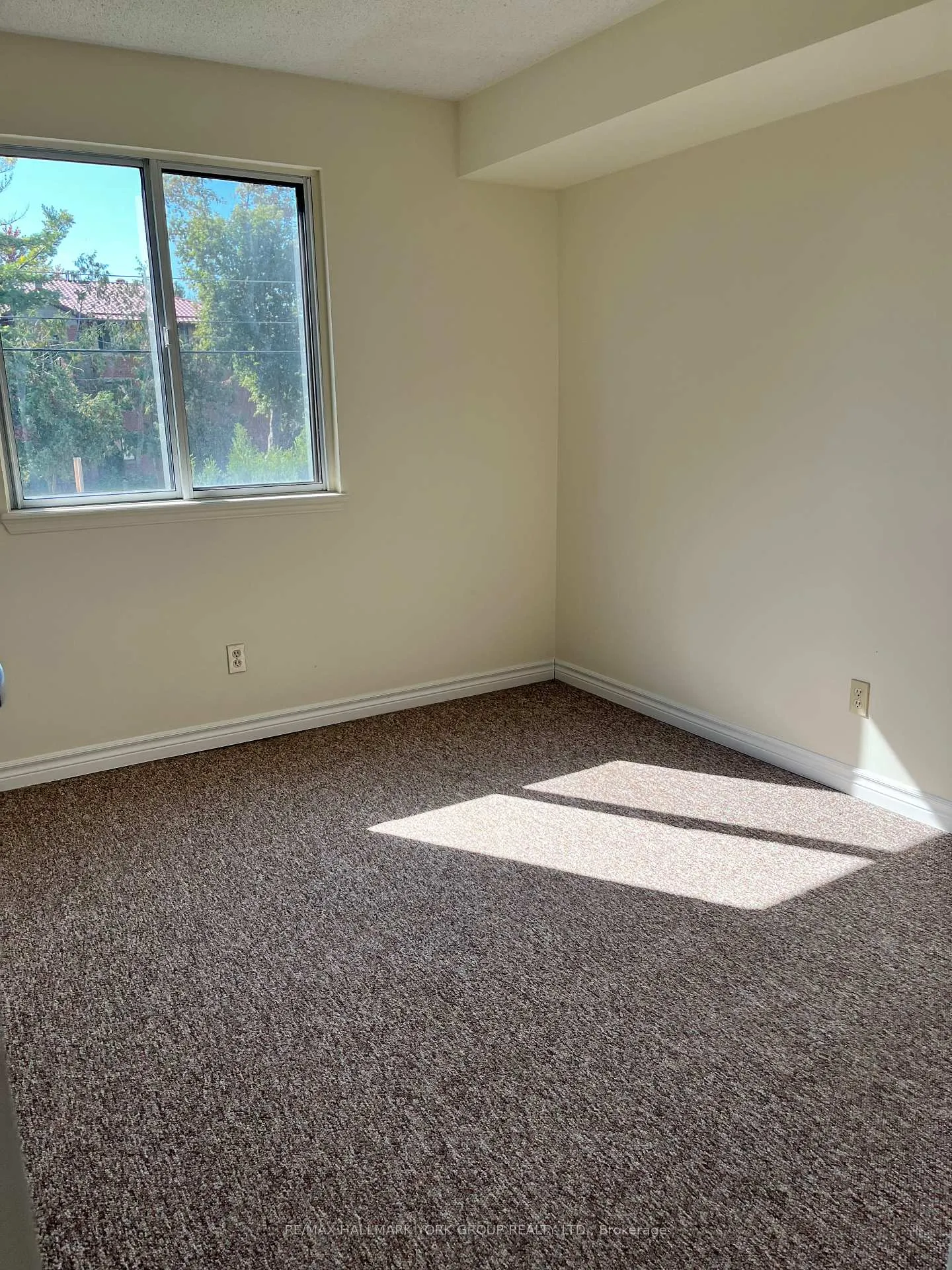 Photo 10 of Unit N11, 131 Edgehill Drive, Barrie, Letitia Heights — HOMEH