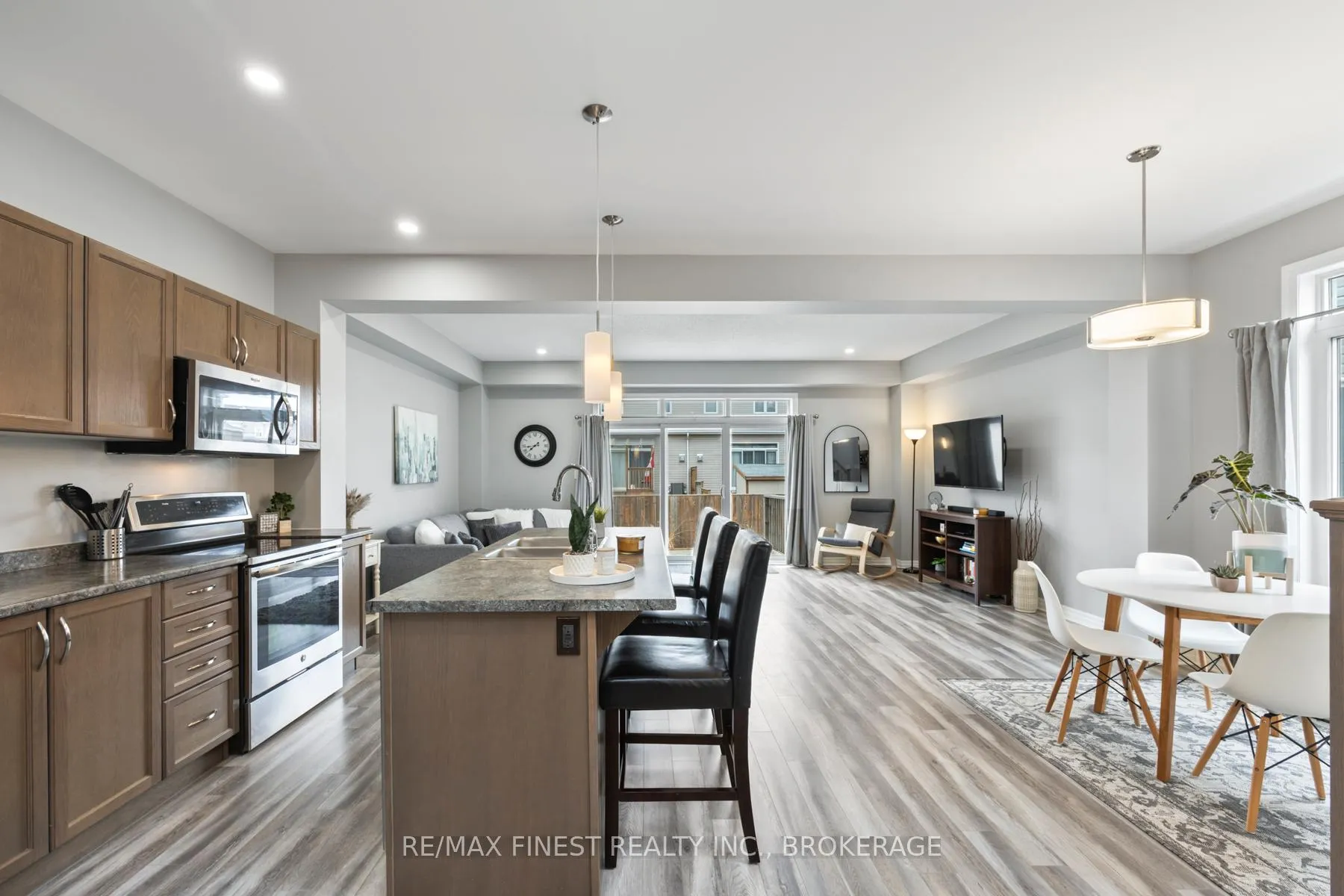Photo 10 of 1376 Tremont Drive, Kingston, City Northwest — HOMEH
