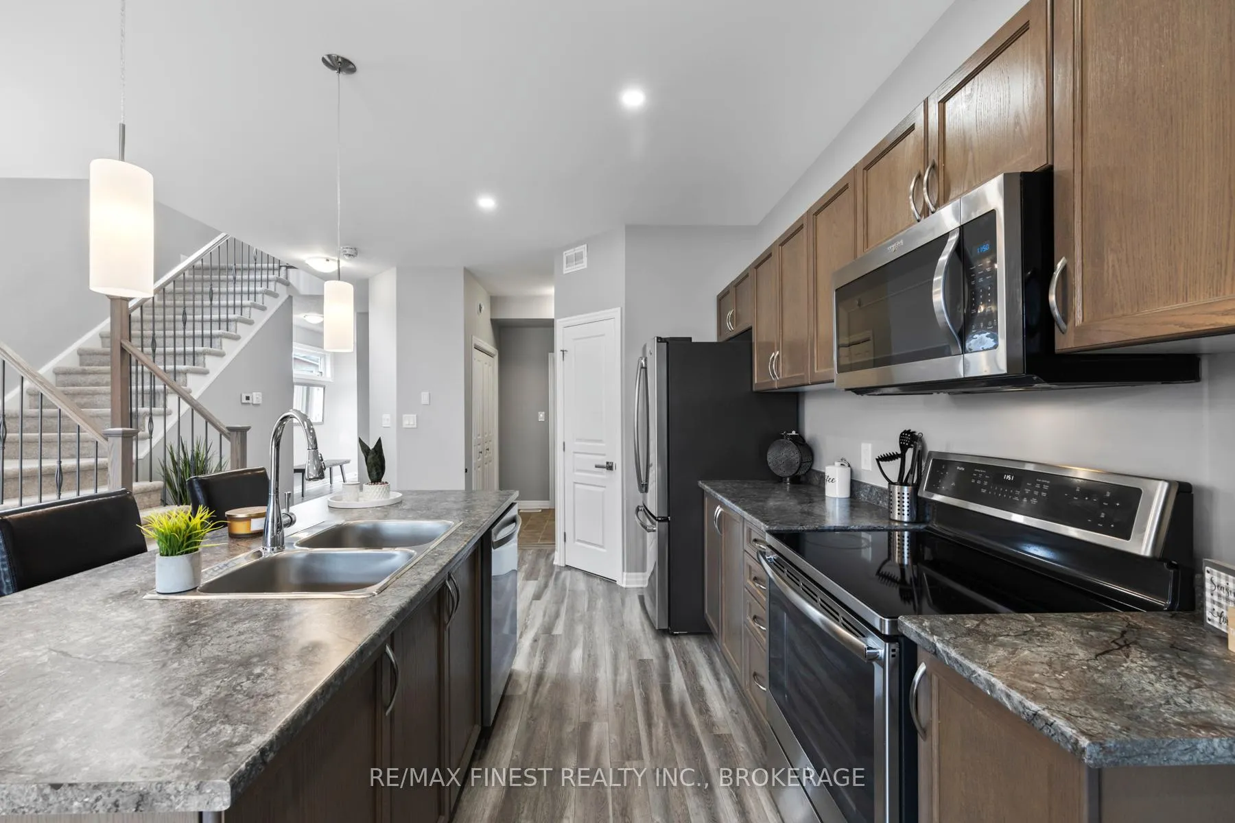 Photo 16 of 1376 Tremont Drive, Kingston, City Northwest — HOMEH