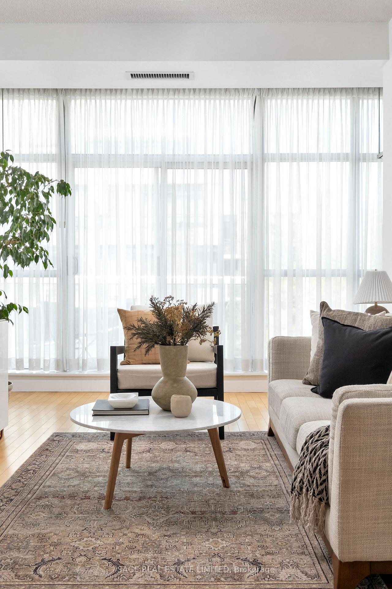 Photo 3 of Unit 512, 601 Kingston Road, Toronto, The Beaches — HOMEH