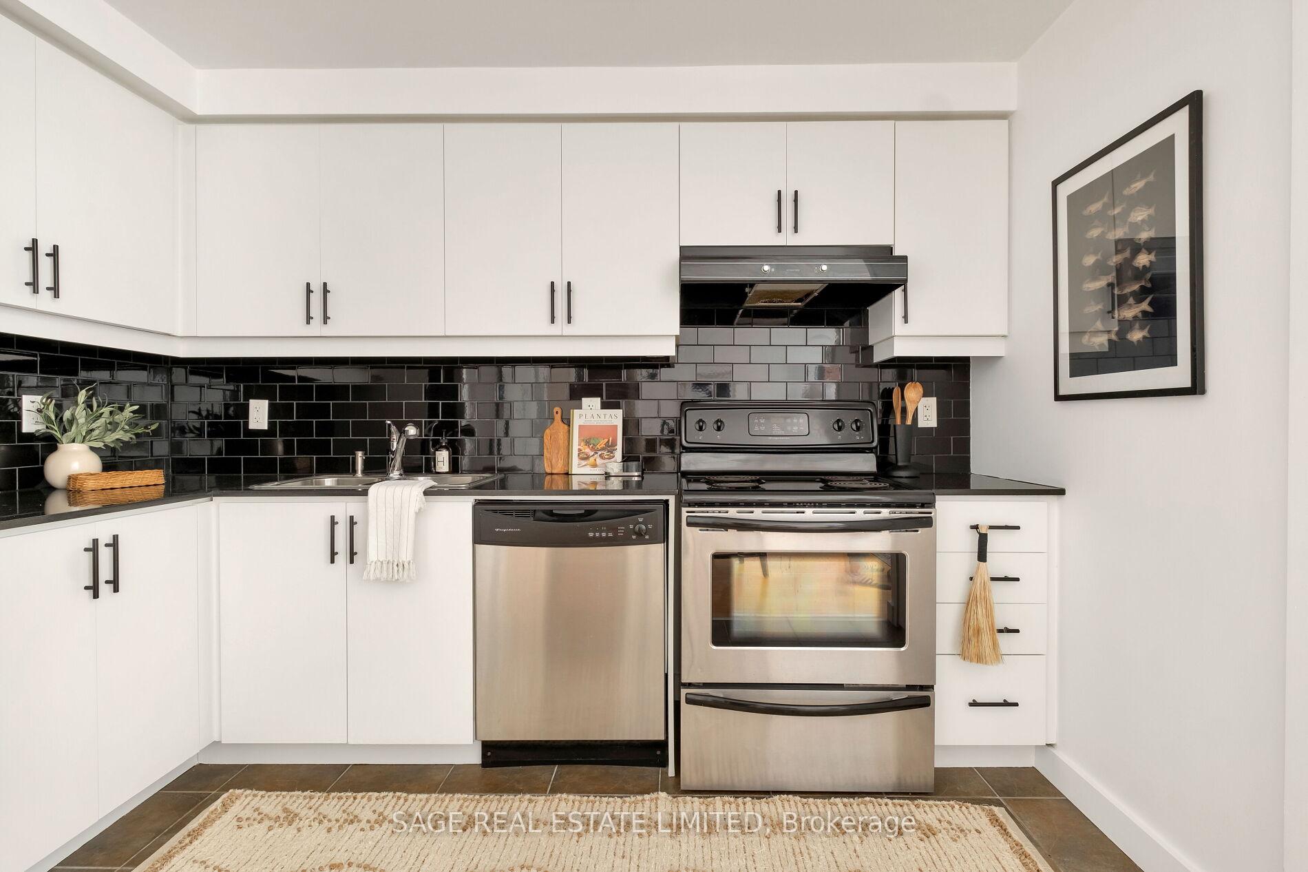 Photo 5 of Unit 512, 601 Kingston Road, Toronto, The Beaches — HOMEH