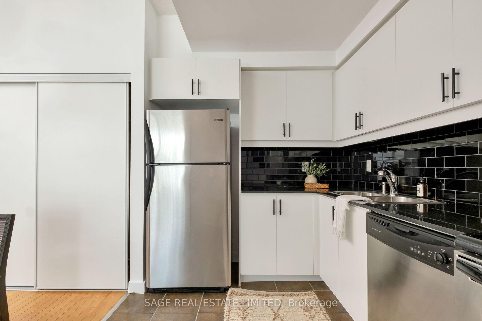 Photo 7 of Unit 512, 601 Kingston Road, Toronto, The Beaches — HOMEH