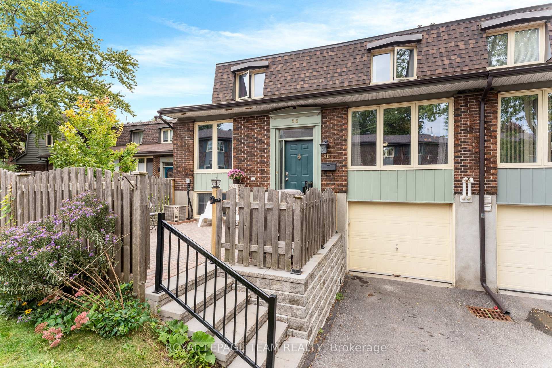 Photo 2 of 96 Beachview Private, Ottawa, Mooneys Bay/Riverside Park — HOMEH