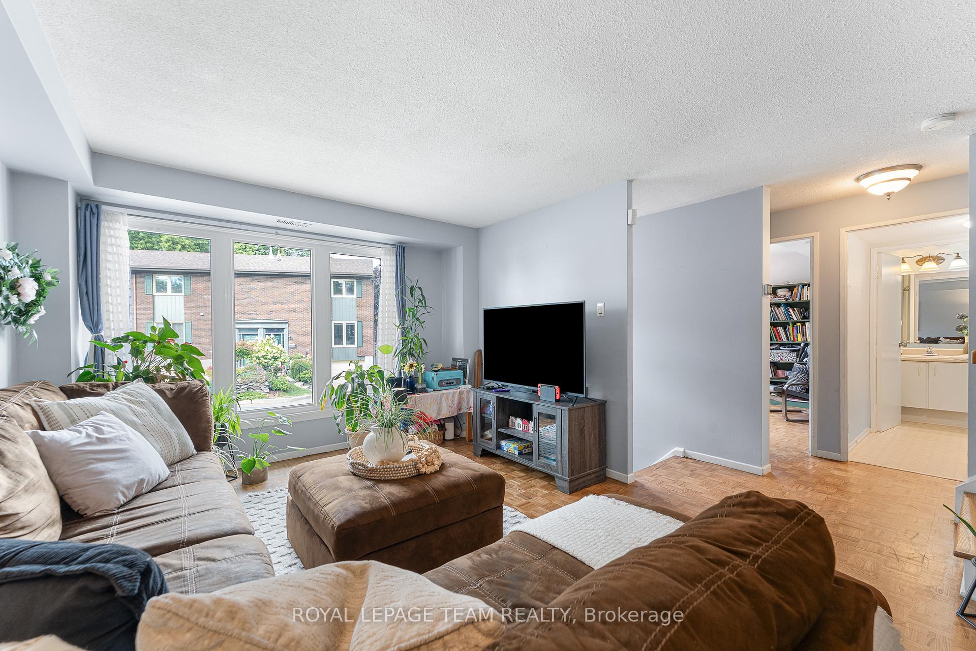Photo 9 of 96 Beachview Private, Ottawa, Mooneys Bay/Riverside Park — HOMEH